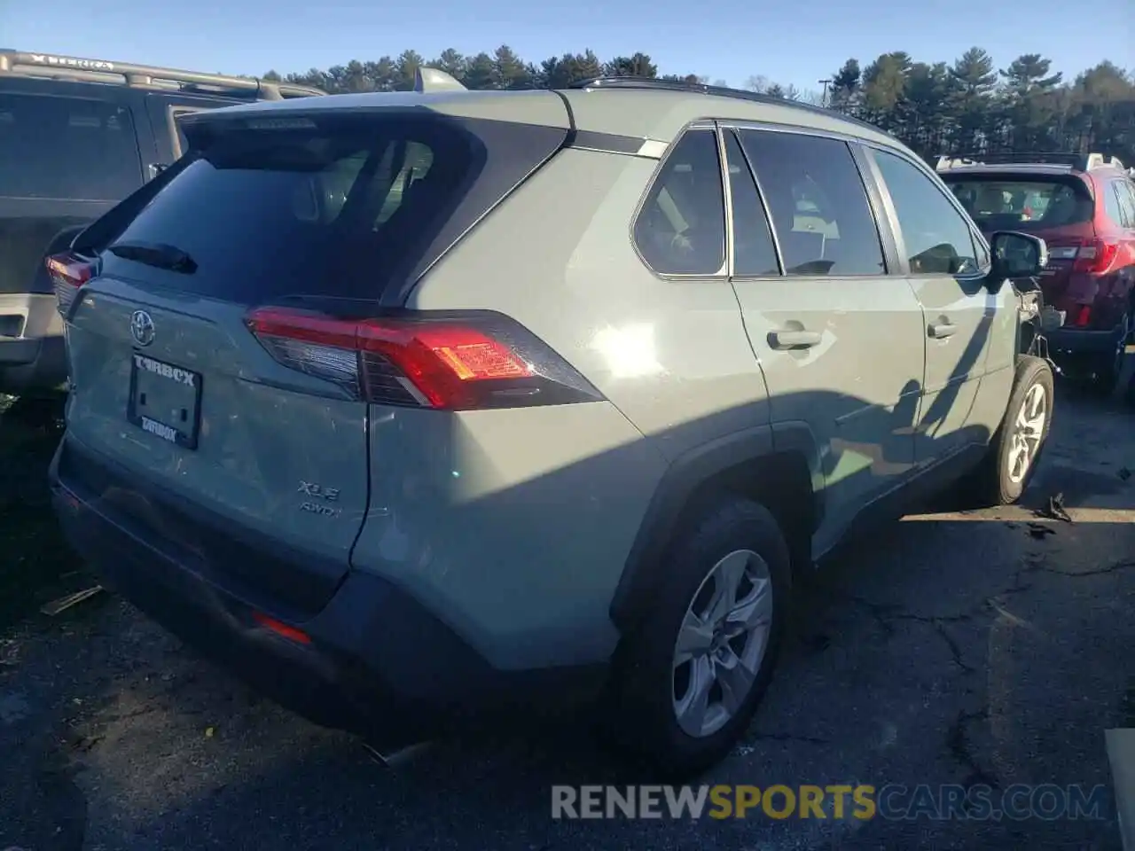 4 Photograph of a damaged car JTMP1RFV9LD064988 TOYOTA RAV4 2020