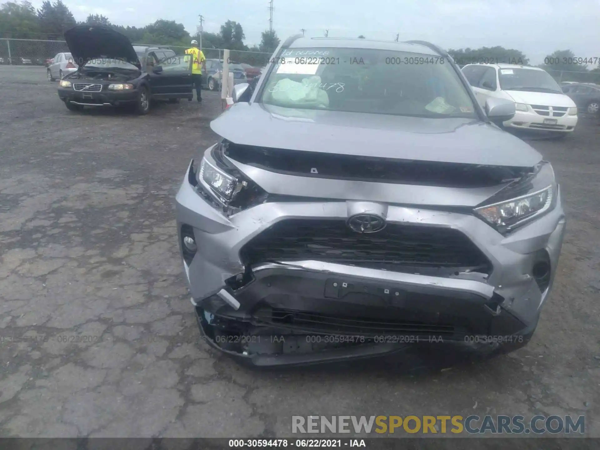 6 Photograph of a damaged car JTMP1RFV9LD068538 TOYOTA RAV4 2020