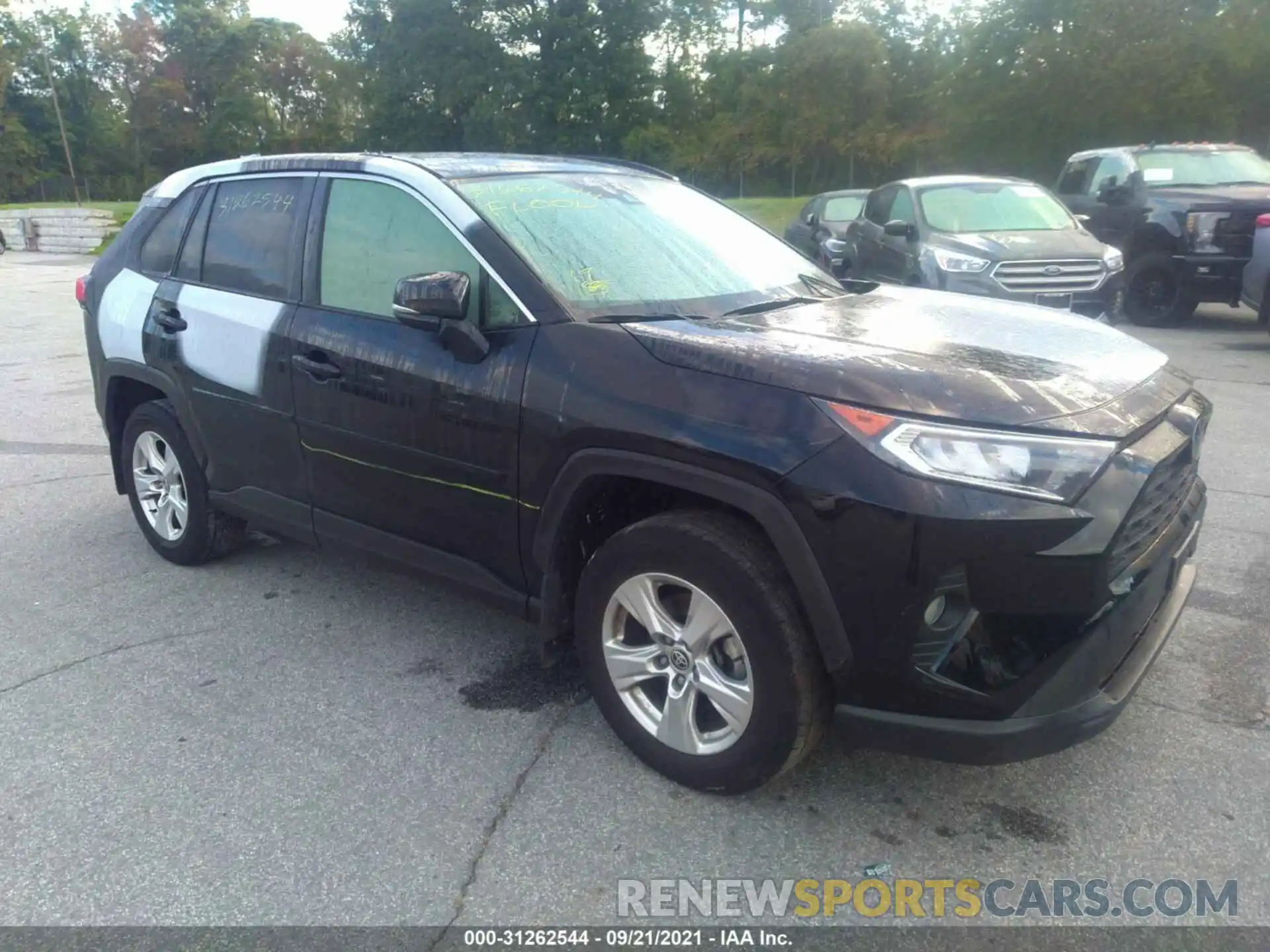 1 Photograph of a damaged car JTMP1RFV9LJ025643 TOYOTA RAV4 2020