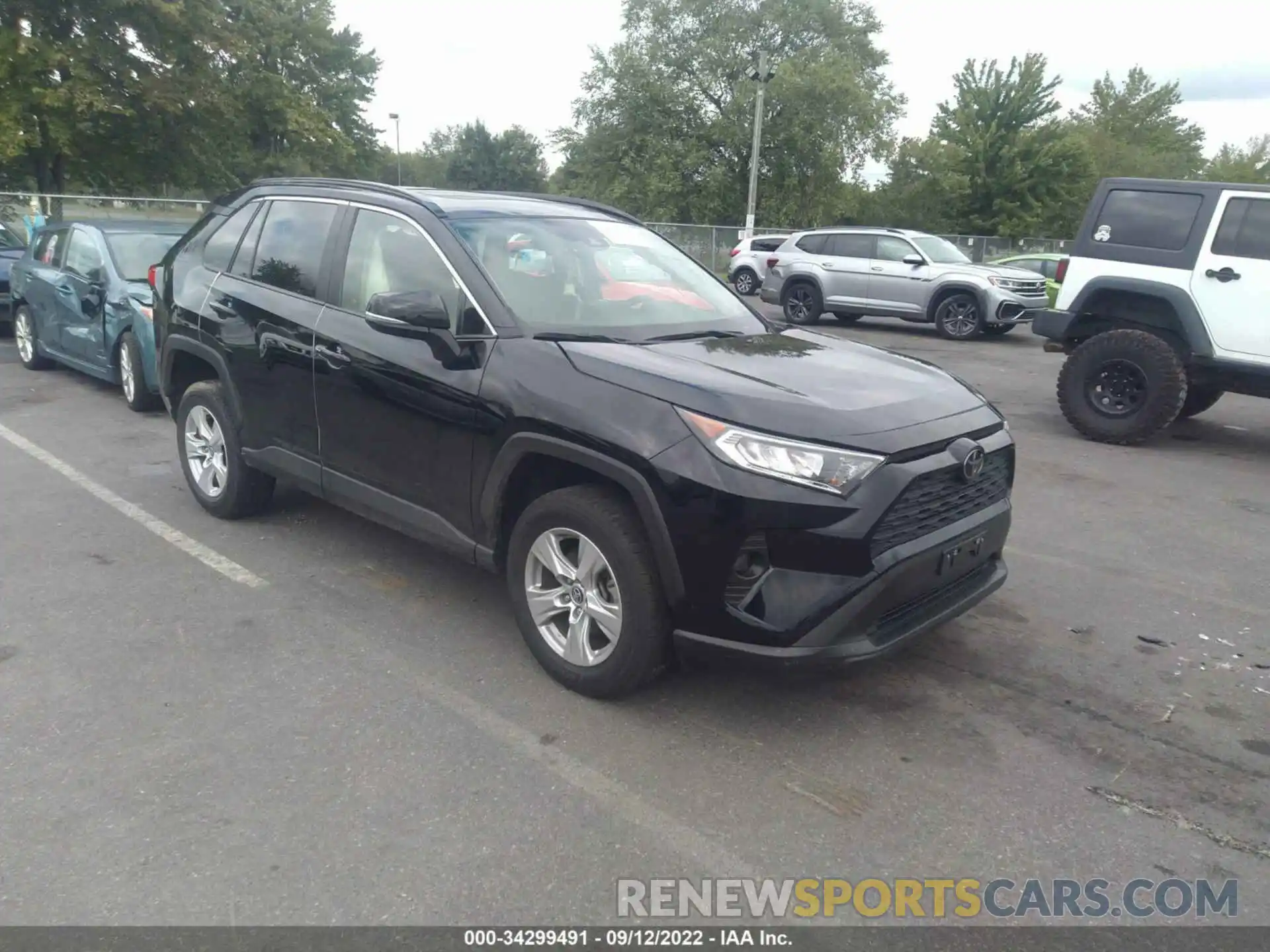 1 Photograph of a damaged car JTMP1RFVXLD049089 TOYOTA RAV4 2020