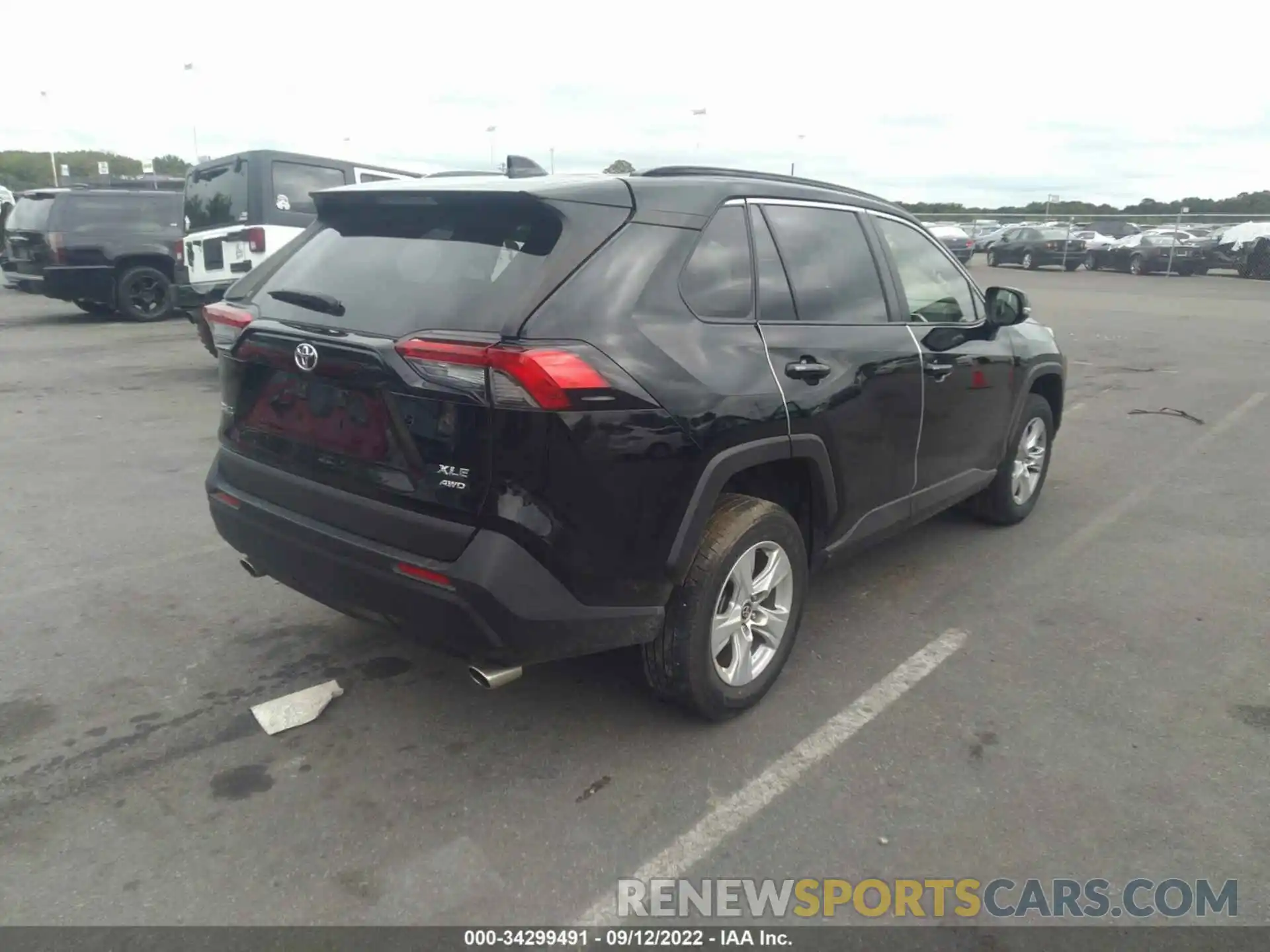 4 Photograph of a damaged car JTMP1RFVXLD049089 TOYOTA RAV4 2020