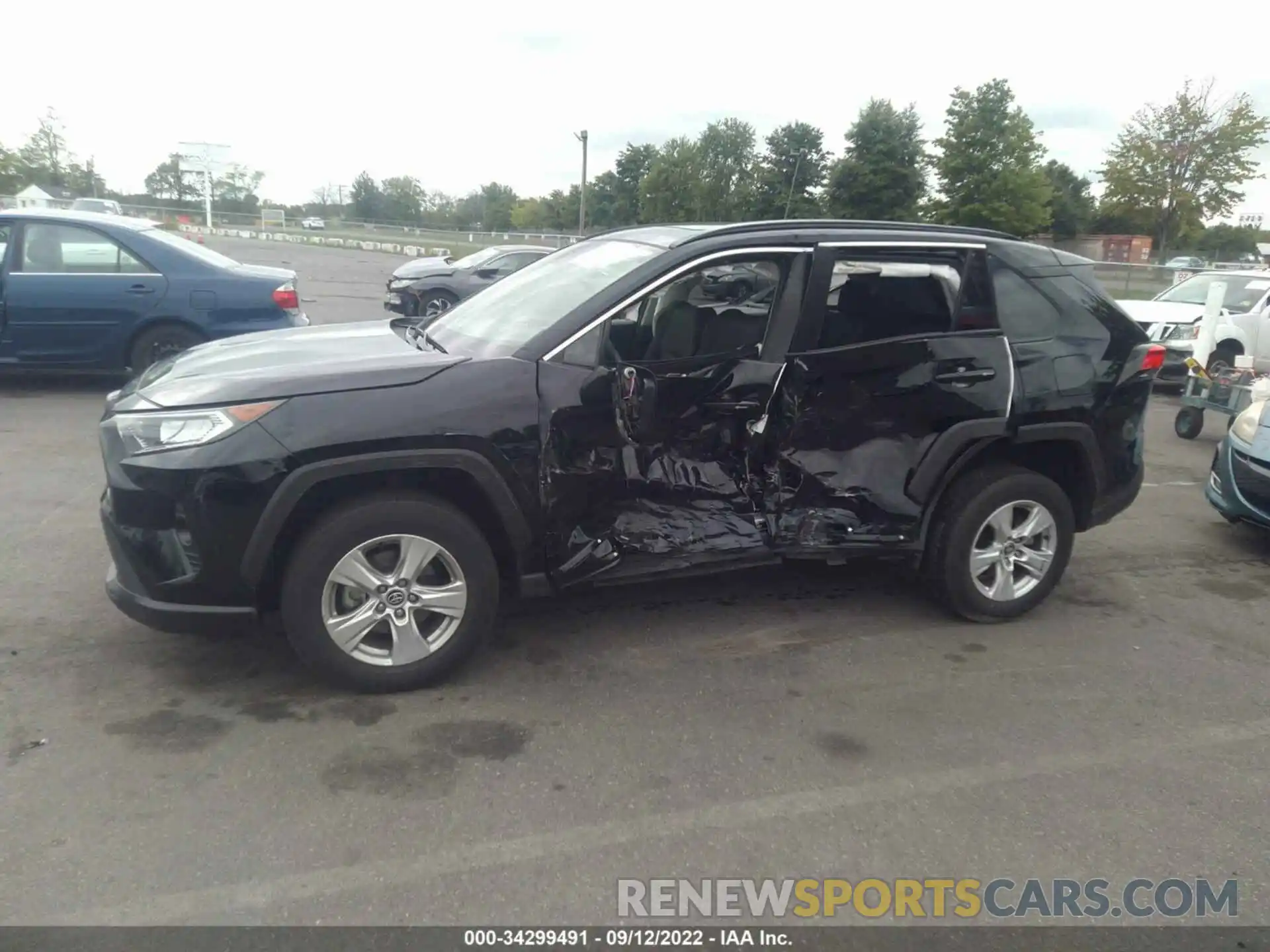 6 Photograph of a damaged car JTMP1RFVXLD049089 TOYOTA RAV4 2020