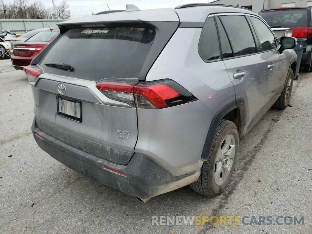 4 Photograph of a damaged car JTMP1RFVXLD527320 TOYOTA RAV4 2020