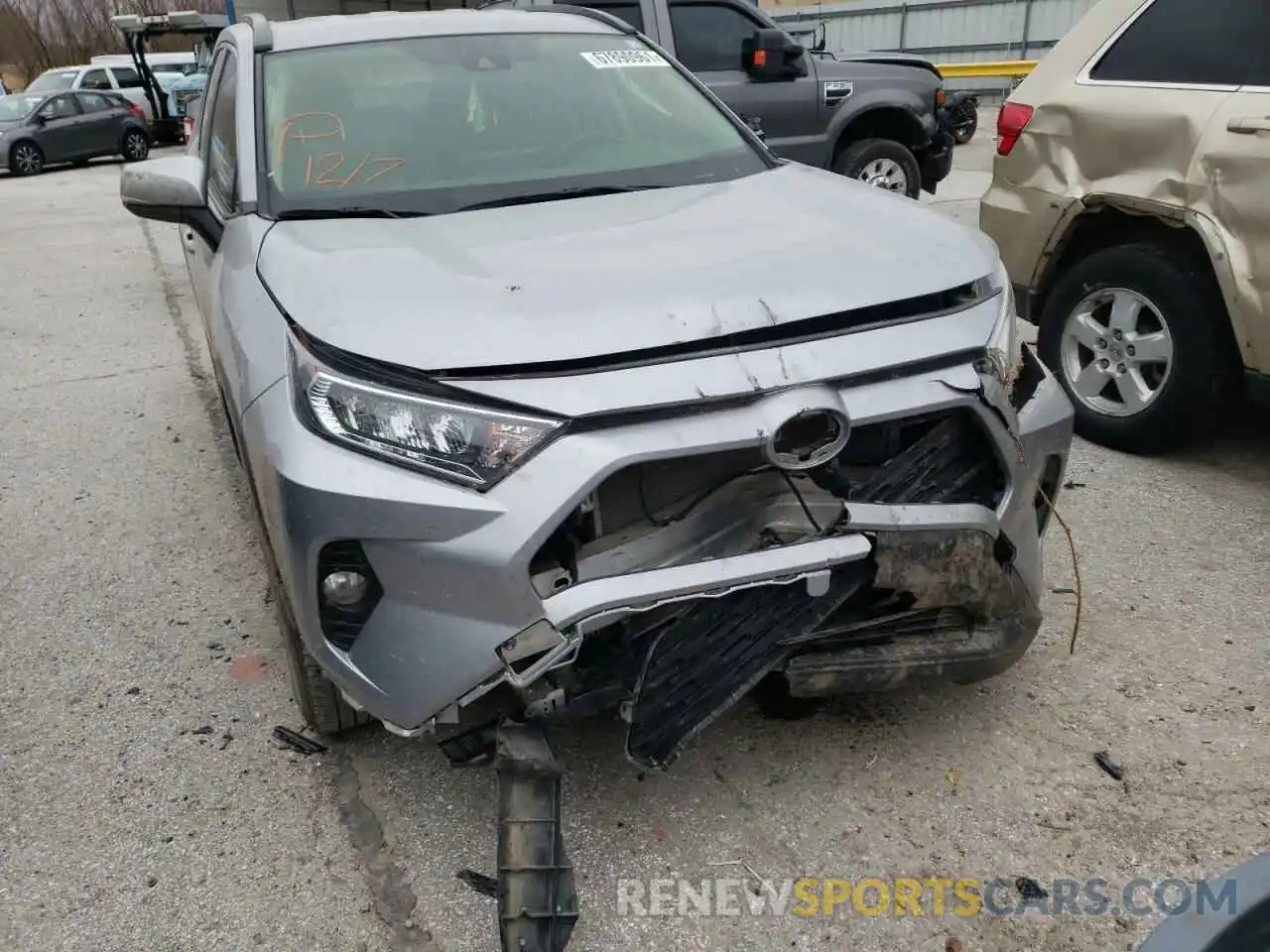 9 Photograph of a damaged car JTMP1RFVXLD527320 TOYOTA RAV4 2020