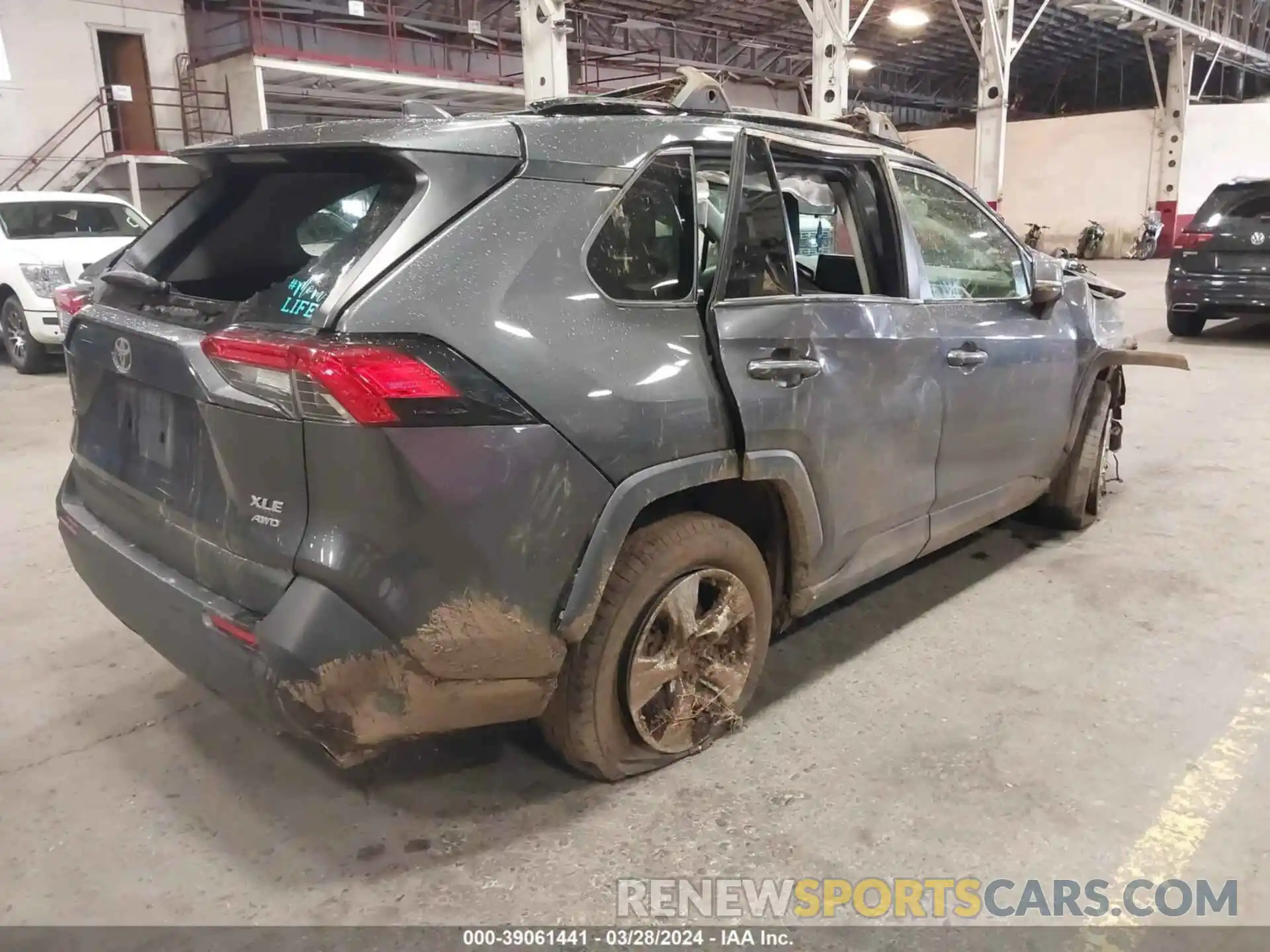 4 Photograph of a damaged car JTMP1RFVXLJ027918 TOYOTA RAV4 2020