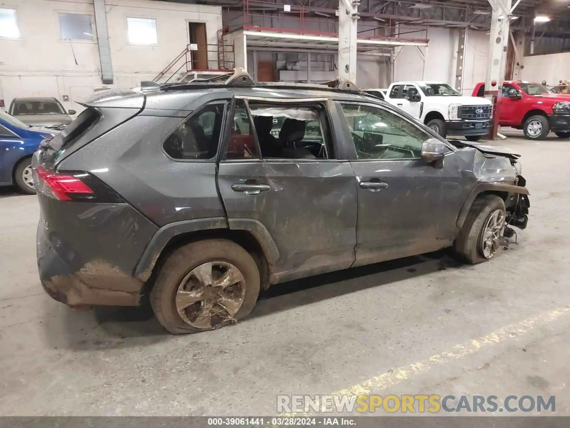 6 Photograph of a damaged car JTMP1RFVXLJ027918 TOYOTA RAV4 2020