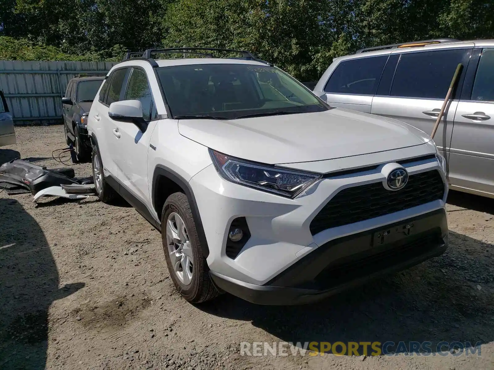 1 Photograph of a damaged car JTMR6RFV1LD005377 TOYOTA RAV4 2020