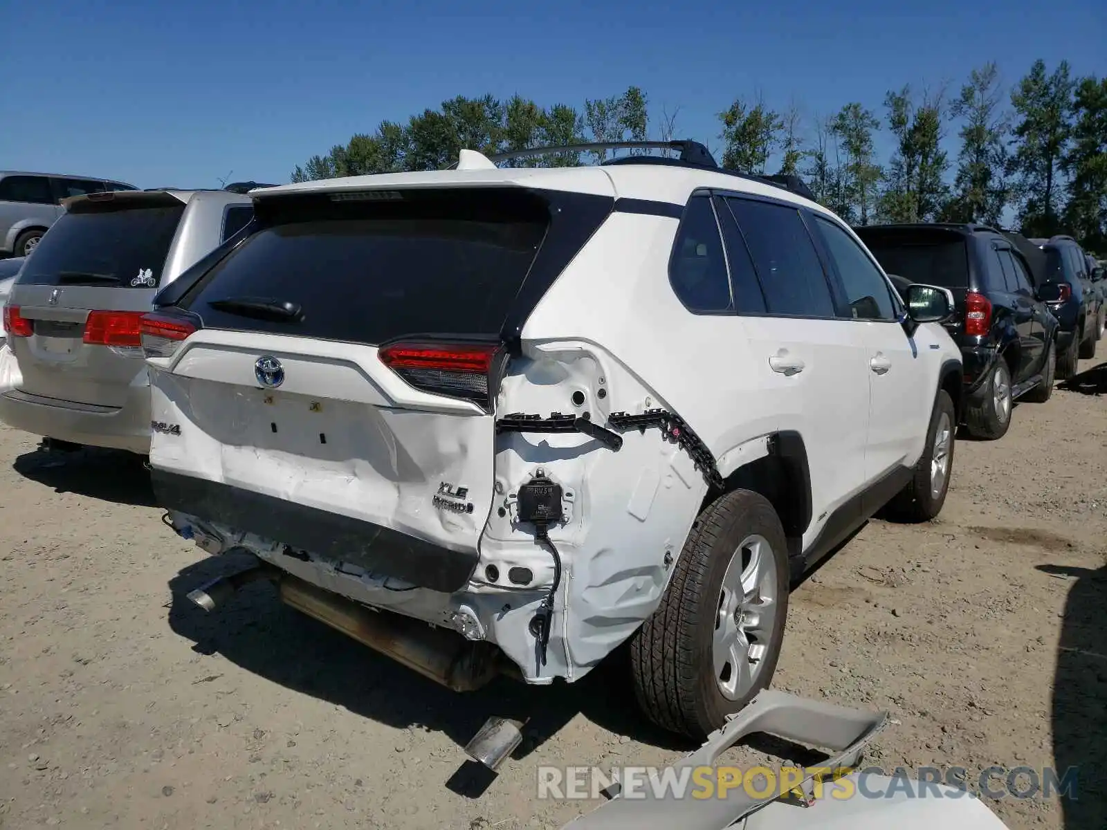 4 Photograph of a damaged car JTMR6RFV1LD005377 TOYOTA RAV4 2020