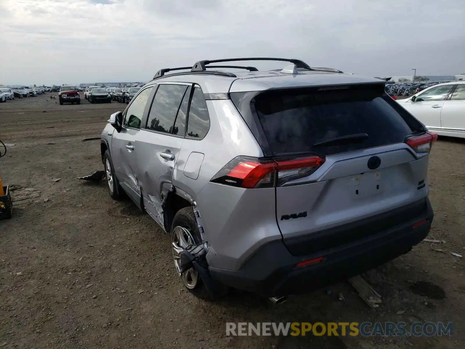 3 Photograph of a damaged car JTMR6RFV3LD006627 TOYOTA RAV4 2020