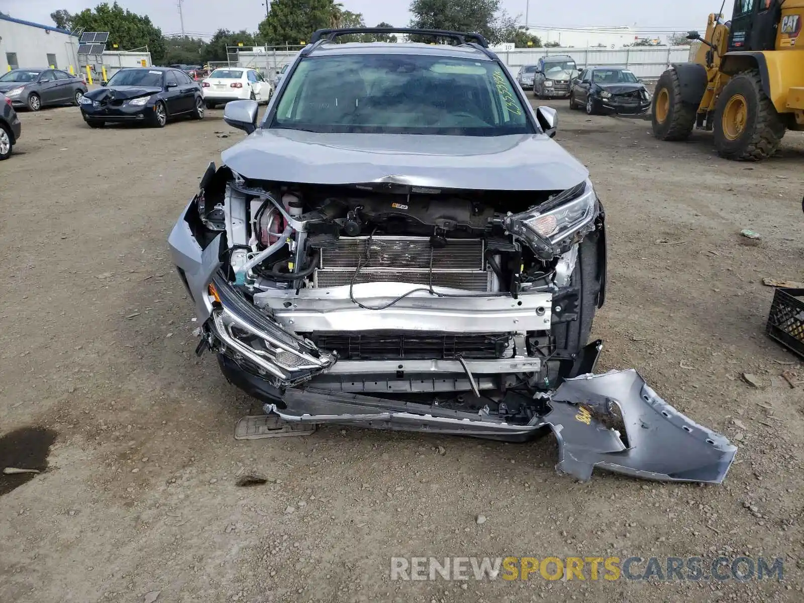 9 Photograph of a damaged car JTMR6RFV3LD006627 TOYOTA RAV4 2020