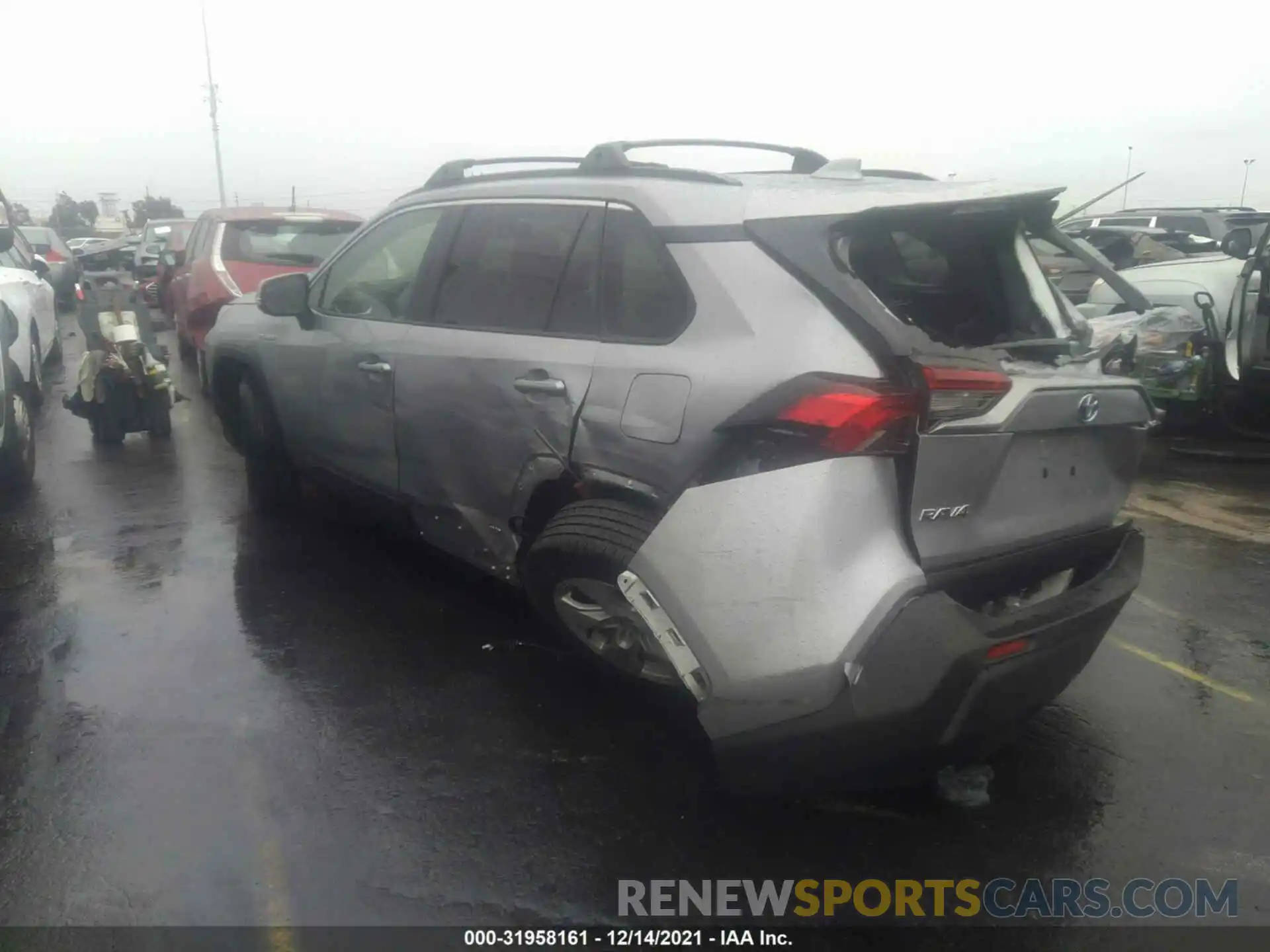 3 Photograph of a damaged car JTMR6RFV4LD005650 TOYOTA RAV4 2020