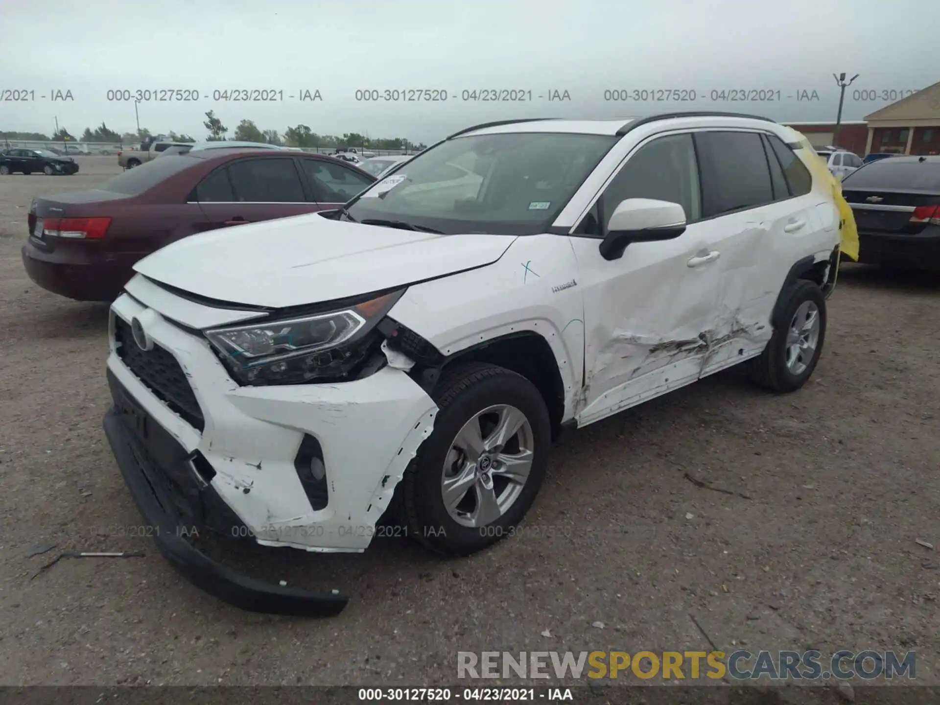 2 Photograph of a damaged car JTMR6RFV8LD004422 TOYOTA RAV4 2020