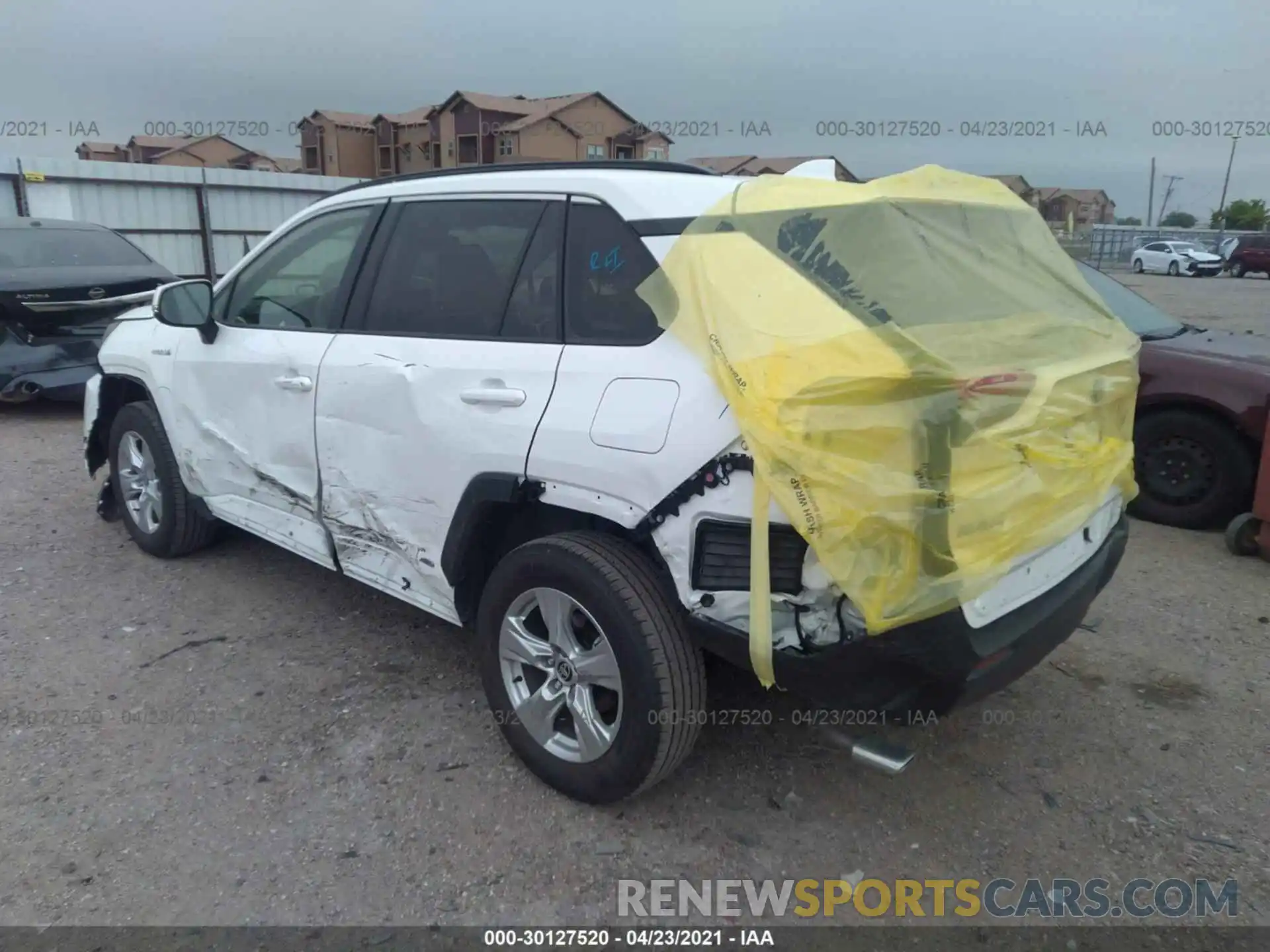 3 Photograph of a damaged car JTMR6RFV8LD004422 TOYOTA RAV4 2020