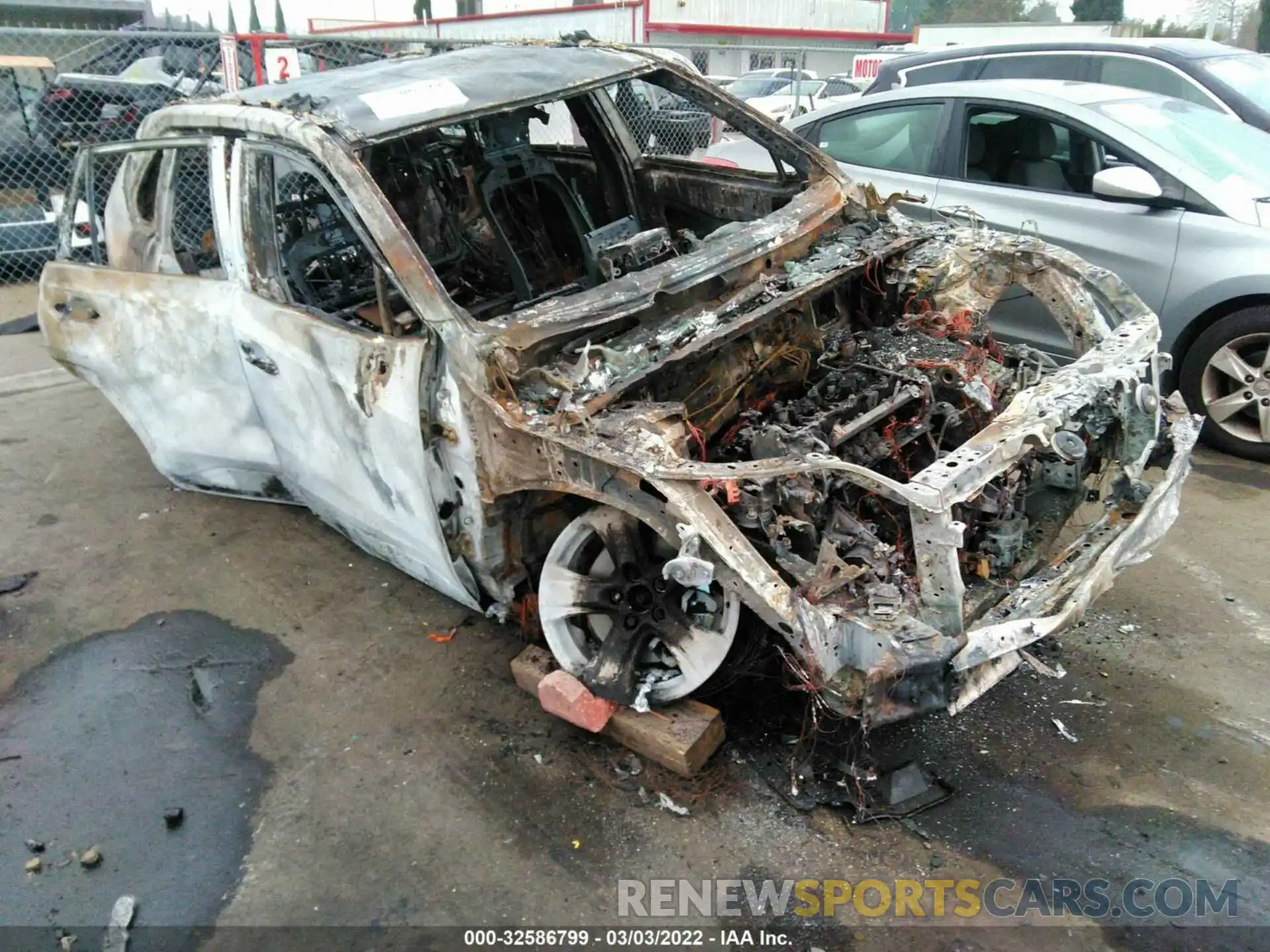 1 Photograph of a damaged car JTMR6RFV8LD005361 TOYOTA RAV4 2020