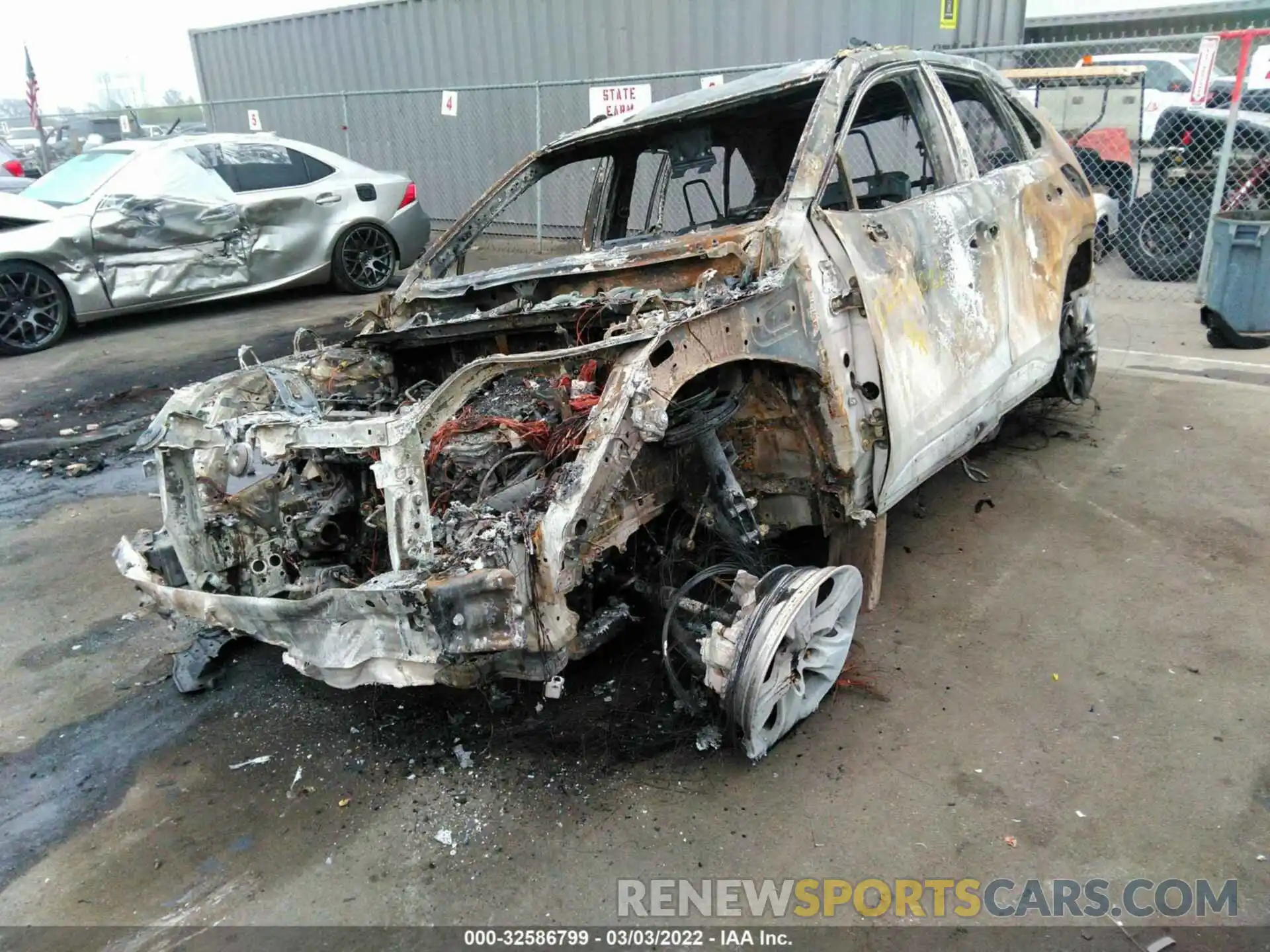 2 Photograph of a damaged car JTMR6RFV8LD005361 TOYOTA RAV4 2020