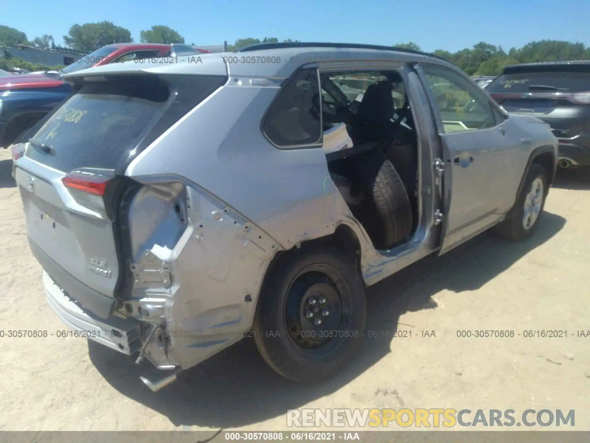 4 Photograph of a damaged car JTMR6RFV8LD006106 TOYOTA RAV4 2020