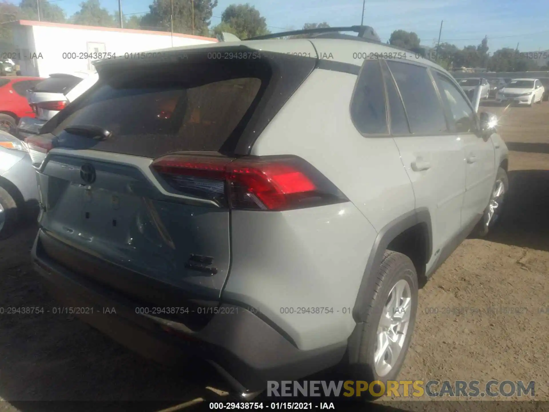 4 Photograph of a damaged car JTMR6RFV8LJ001313 TOYOTA RAV4 2020