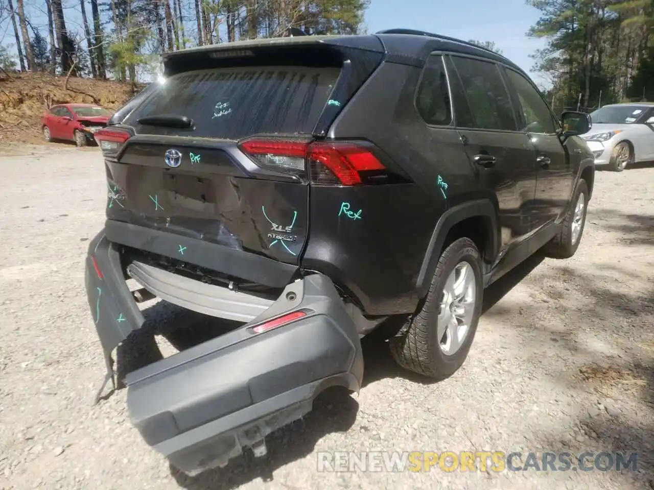 4 Photograph of a damaged car JTMR6RFVXLD001568 TOYOTA RAV4 2020