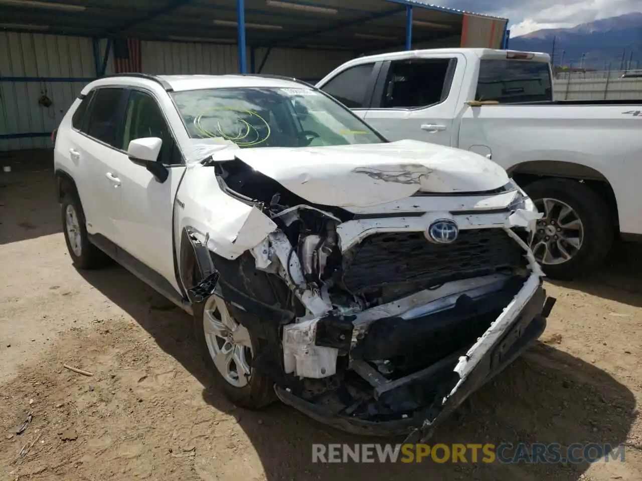 1 Photograph of a damaged car JTMR6RFVXLD005331 TOYOTA RAV4 2020