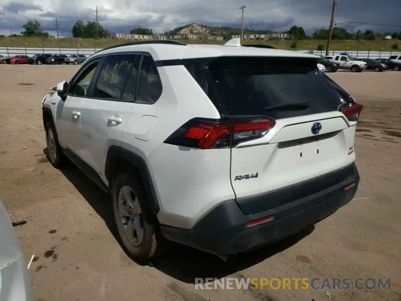 3 Photograph of a damaged car JTMR6RFVXLD005331 TOYOTA RAV4 2020