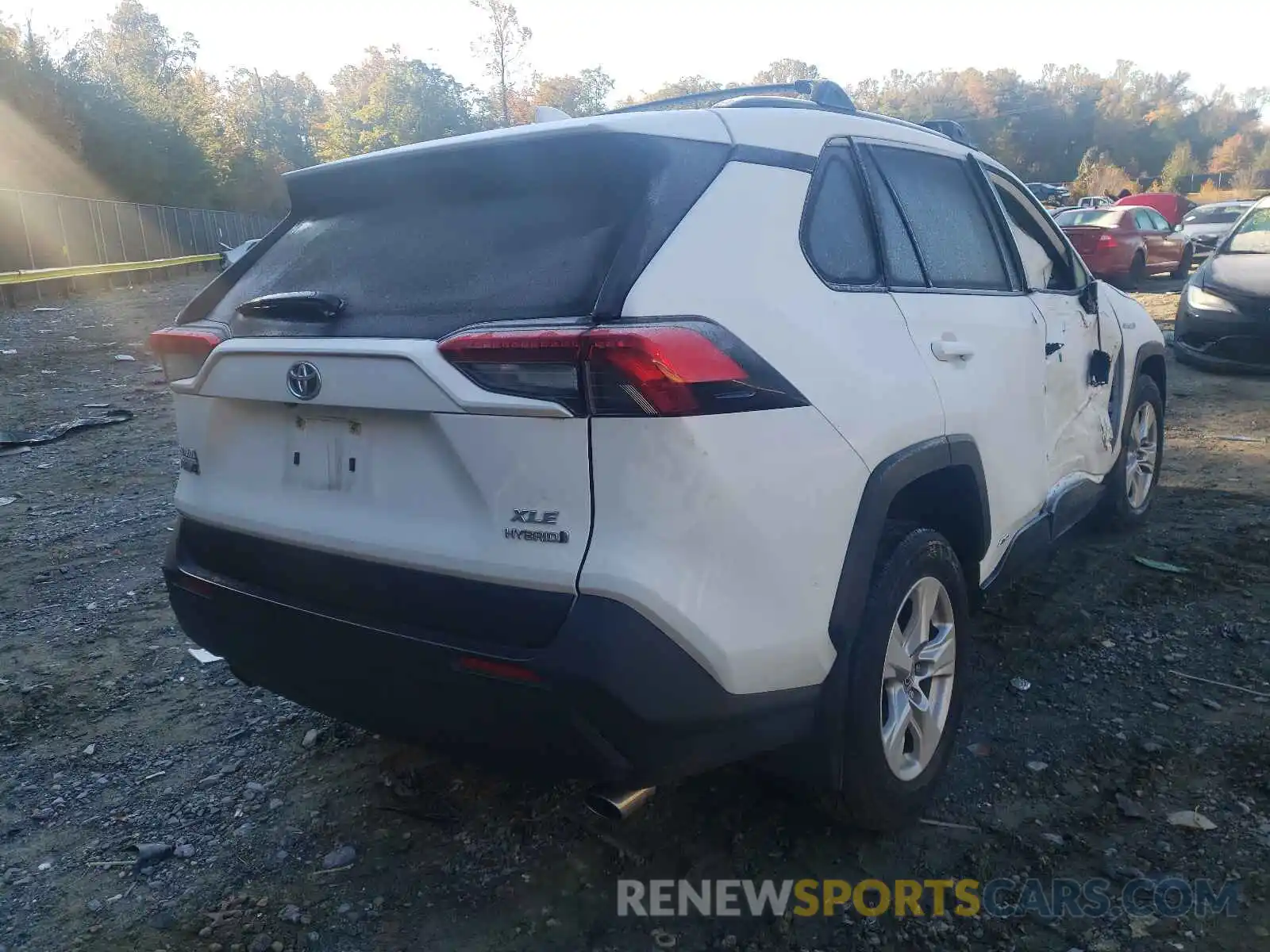 4 Photograph of a damaged car JTMR6RFVXLD006348 TOYOTA RAV4 2020