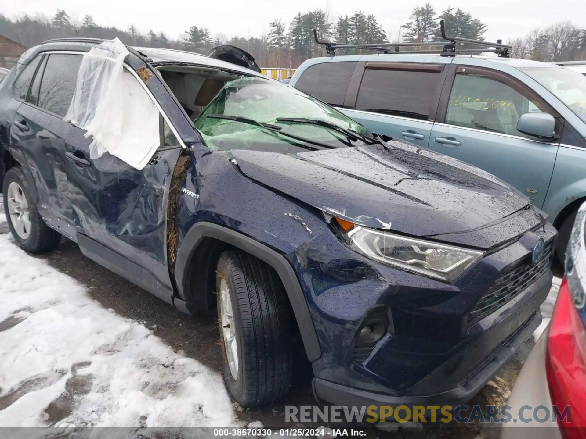 1 Photograph of a damaged car JTMRWRFV0LD067689 TOYOTA RAV4 2020