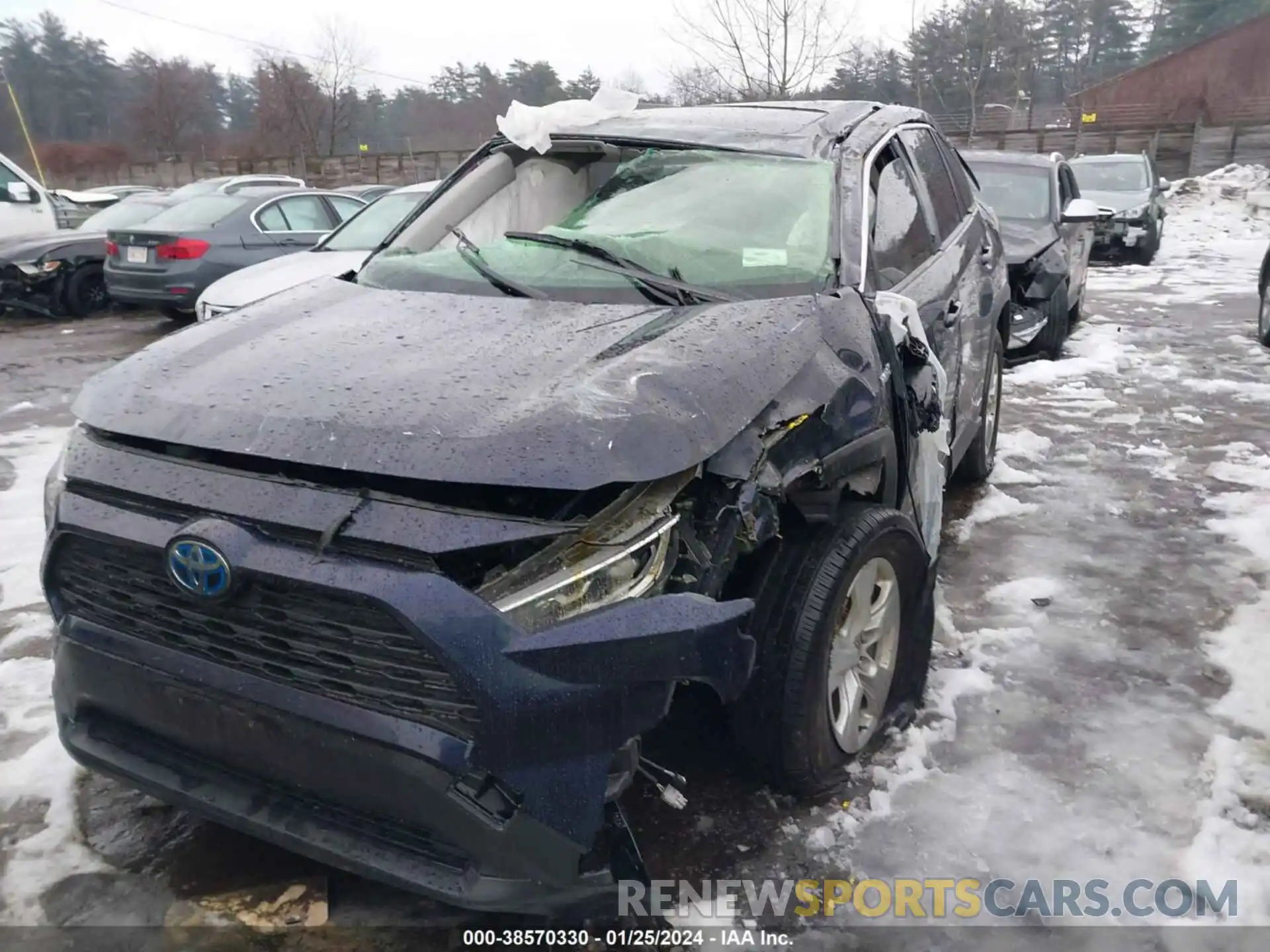 11 Photograph of a damaged car JTMRWRFV0LD067689 TOYOTA RAV4 2020