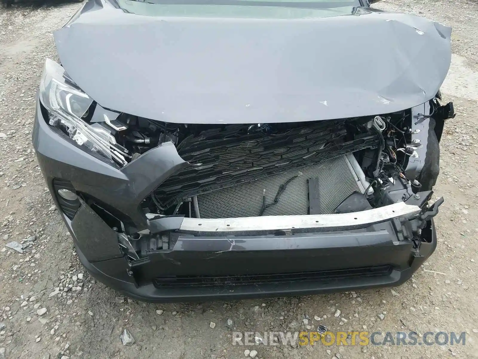 9 Photograph of a damaged car JTMRWRFV0LD068258 TOYOTA RAV4 2020