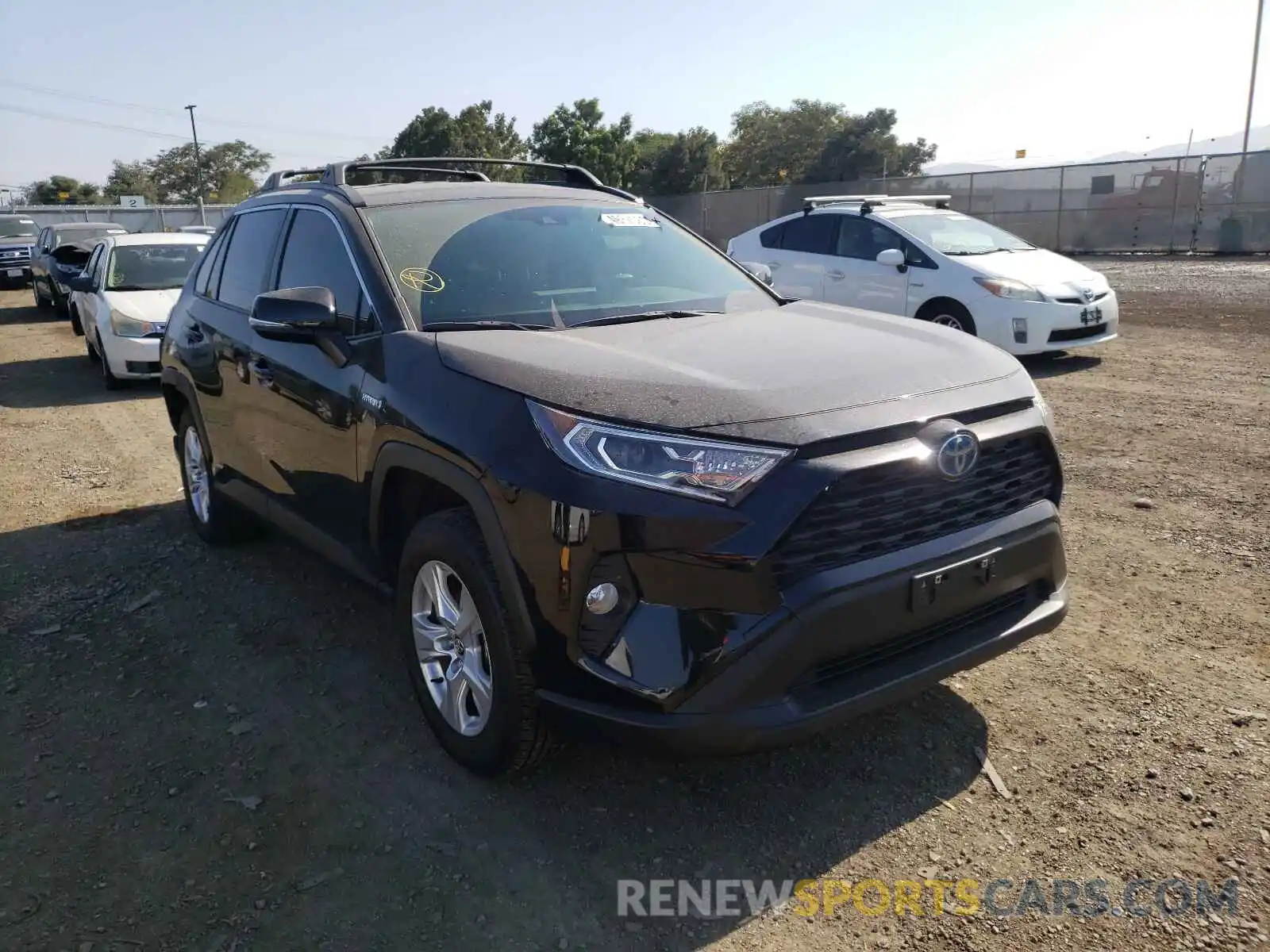 1 Photograph of a damaged car JTMRWRFV0LD071239 TOYOTA RAV4 2020