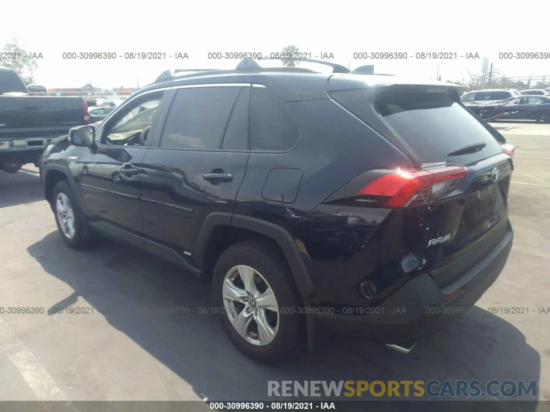 3 Photograph of a damaged car JTMRWRFV0LD072701 TOYOTA RAV4 2020