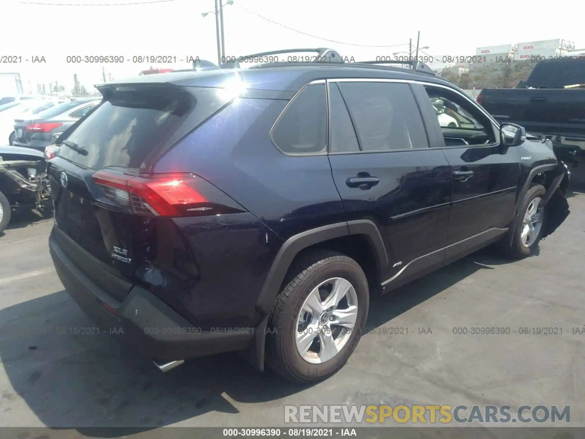 4 Photograph of a damaged car JTMRWRFV0LD072701 TOYOTA RAV4 2020