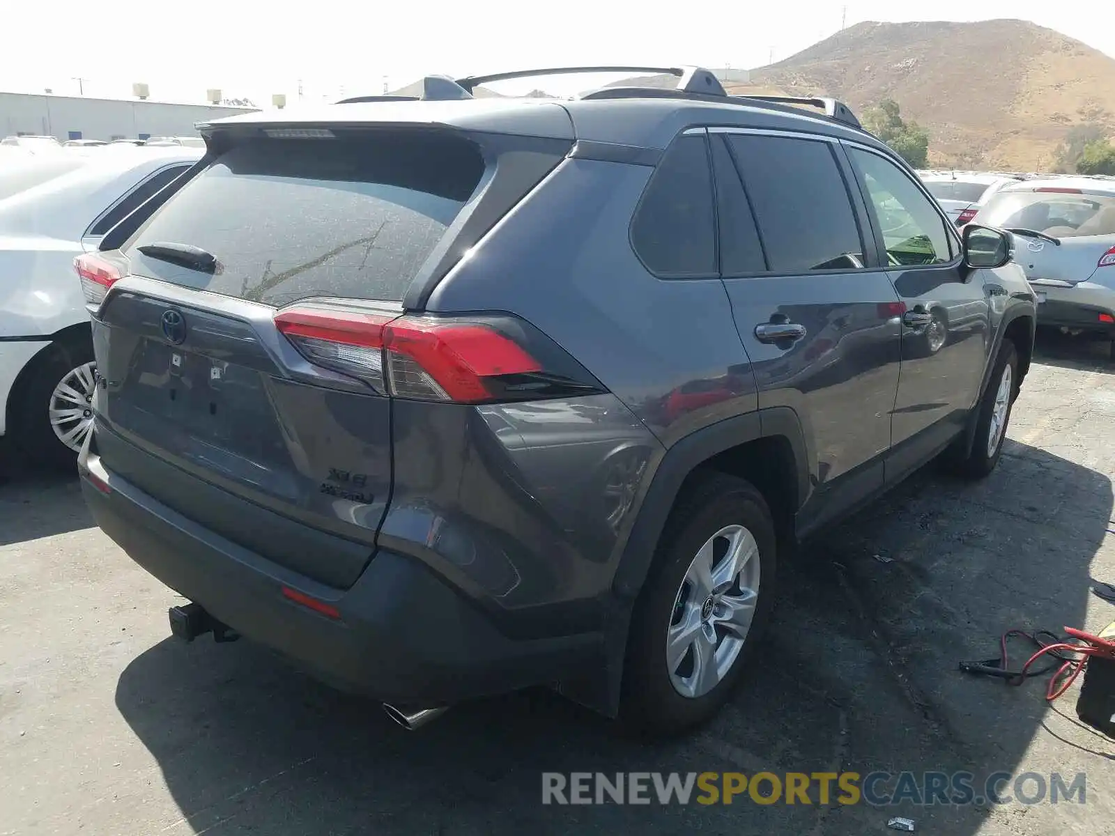 4 Photograph of a damaged car JTMRWRFV0LD535405 TOYOTA RAV4 2020