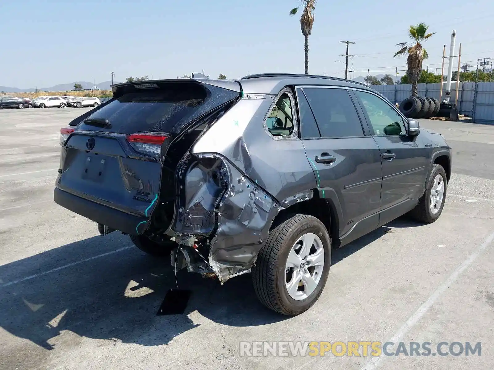 4 Photograph of a damaged car JTMRWRFV0LD548977 TOYOTA RAV4 2020