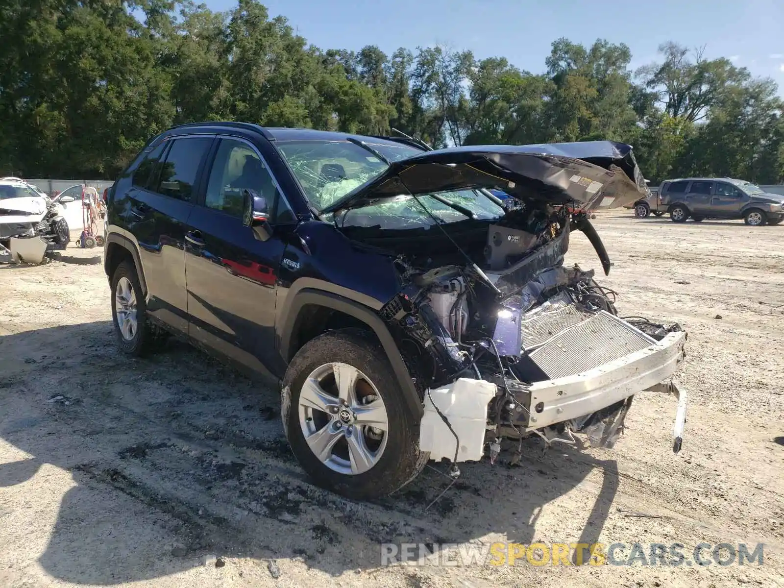 1 Photograph of a damaged car JTMRWRFV0LJ047721 TOYOTA RAV4 2020