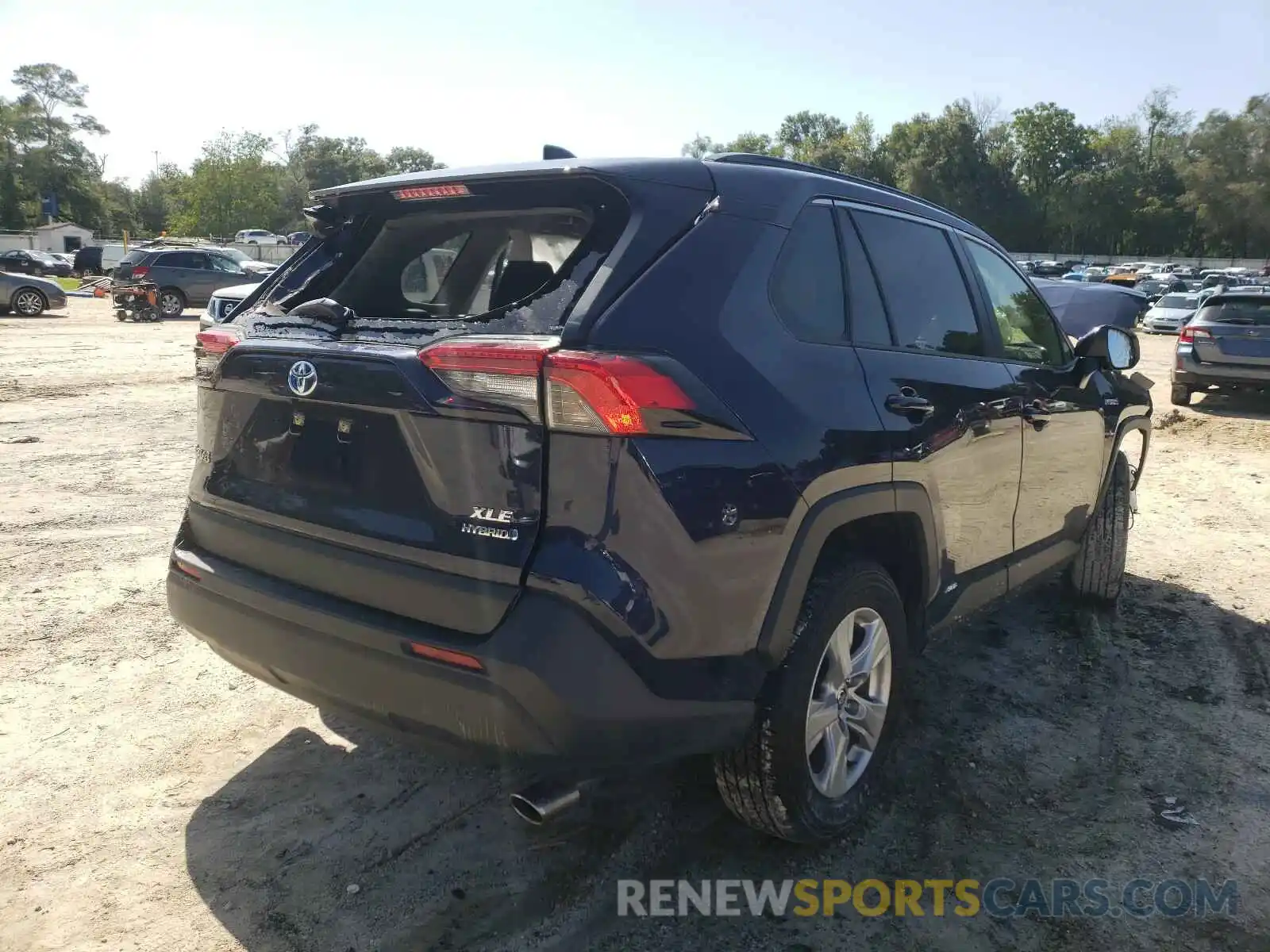 4 Photograph of a damaged car JTMRWRFV0LJ047721 TOYOTA RAV4 2020