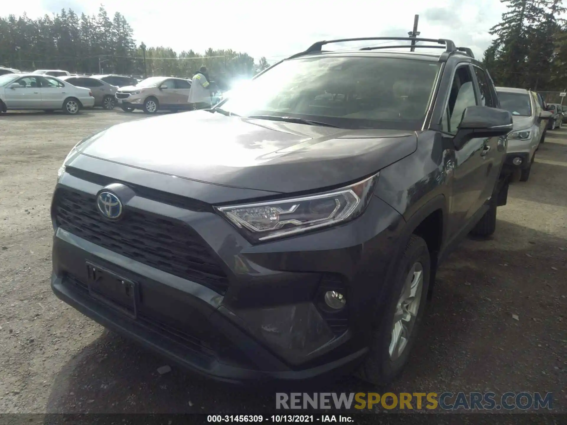 2 Фотография поврежденного автомобиля JTMRWRFV0LJ049341 TOYOTA RAV4 2020