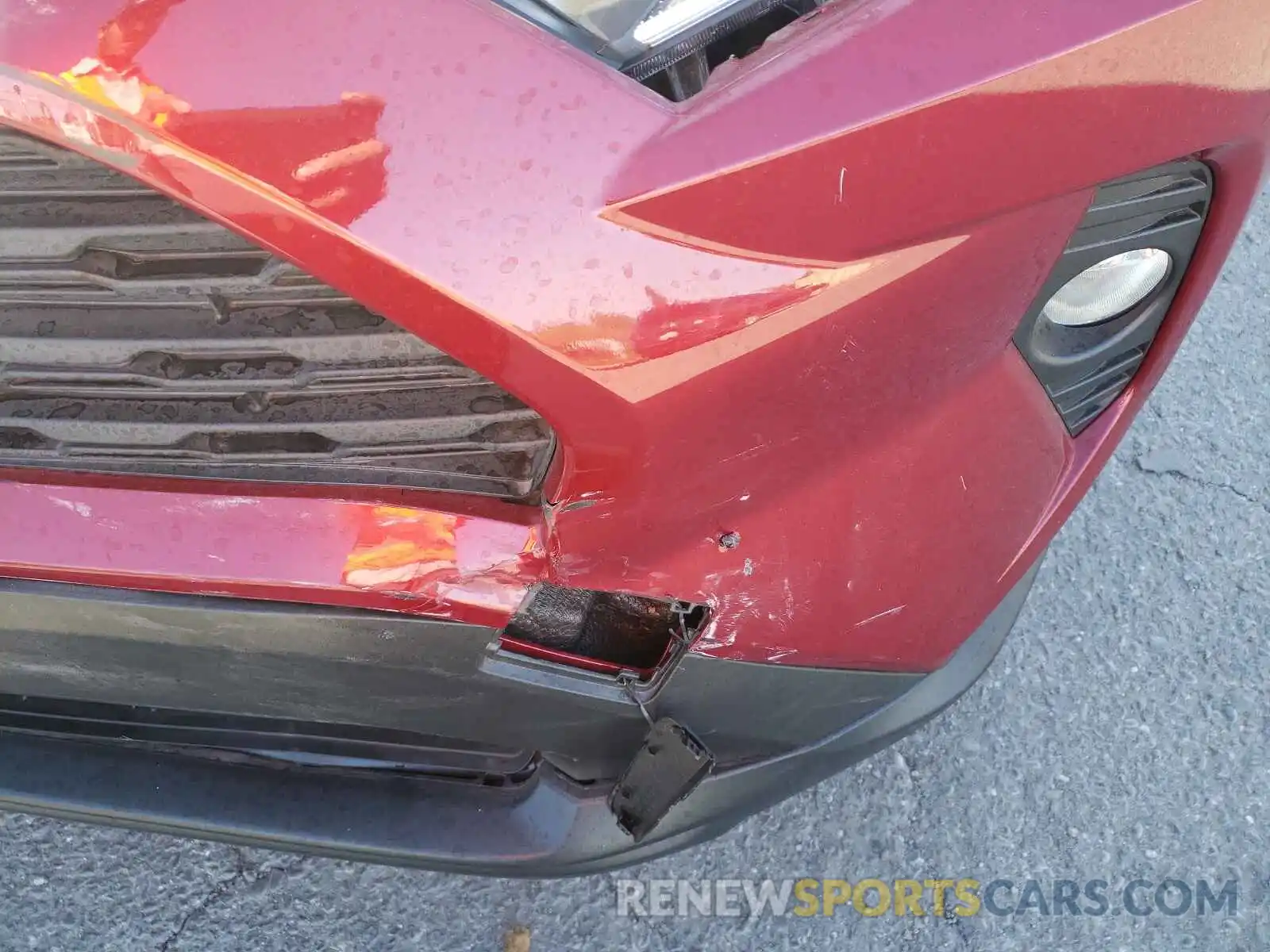 9 Photograph of a damaged car JTMRWRFV1LD067278 TOYOTA RAV4 2020