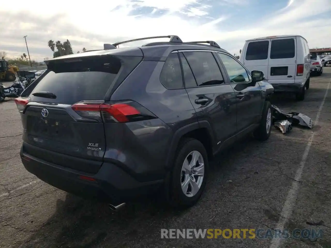 4 Photograph of a damaged car JTMRWRFV1LD072464 TOYOTA RAV4 2020