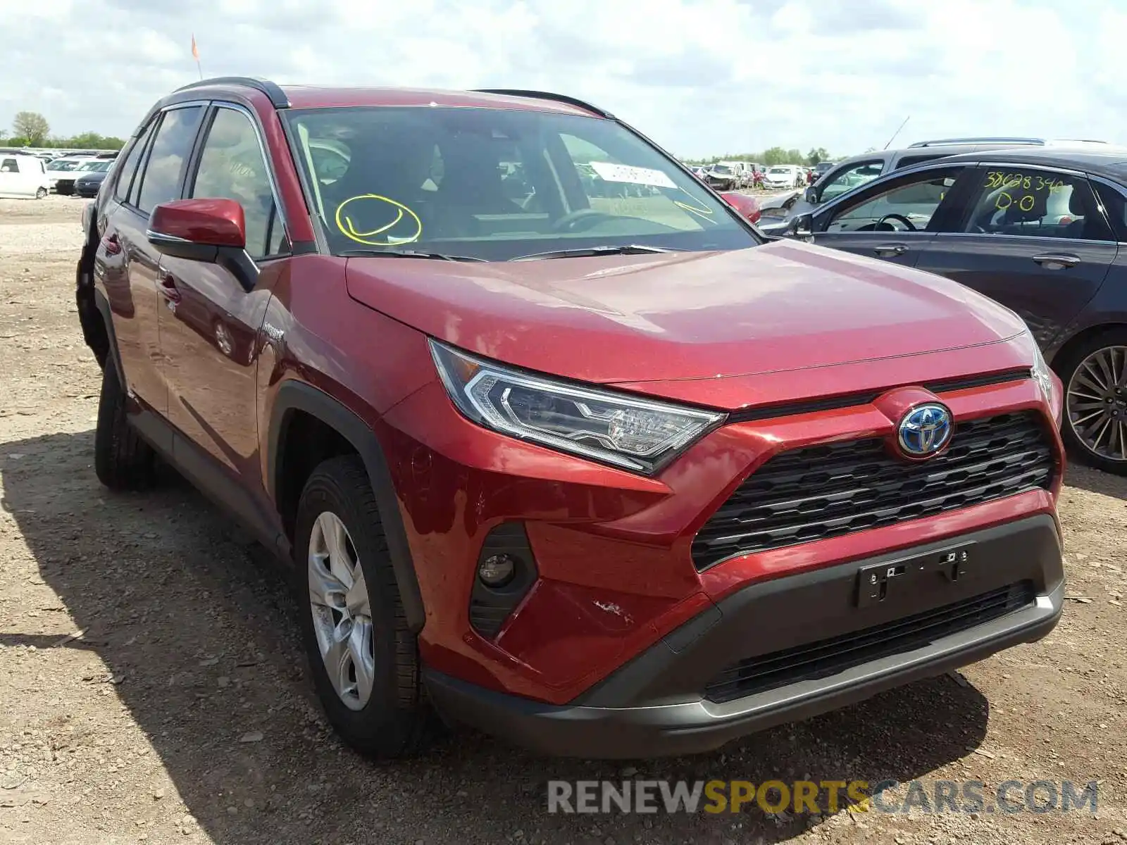 1 Photograph of a damaged car JTMRWRFV2LD055060 TOYOTA RAV4 2020