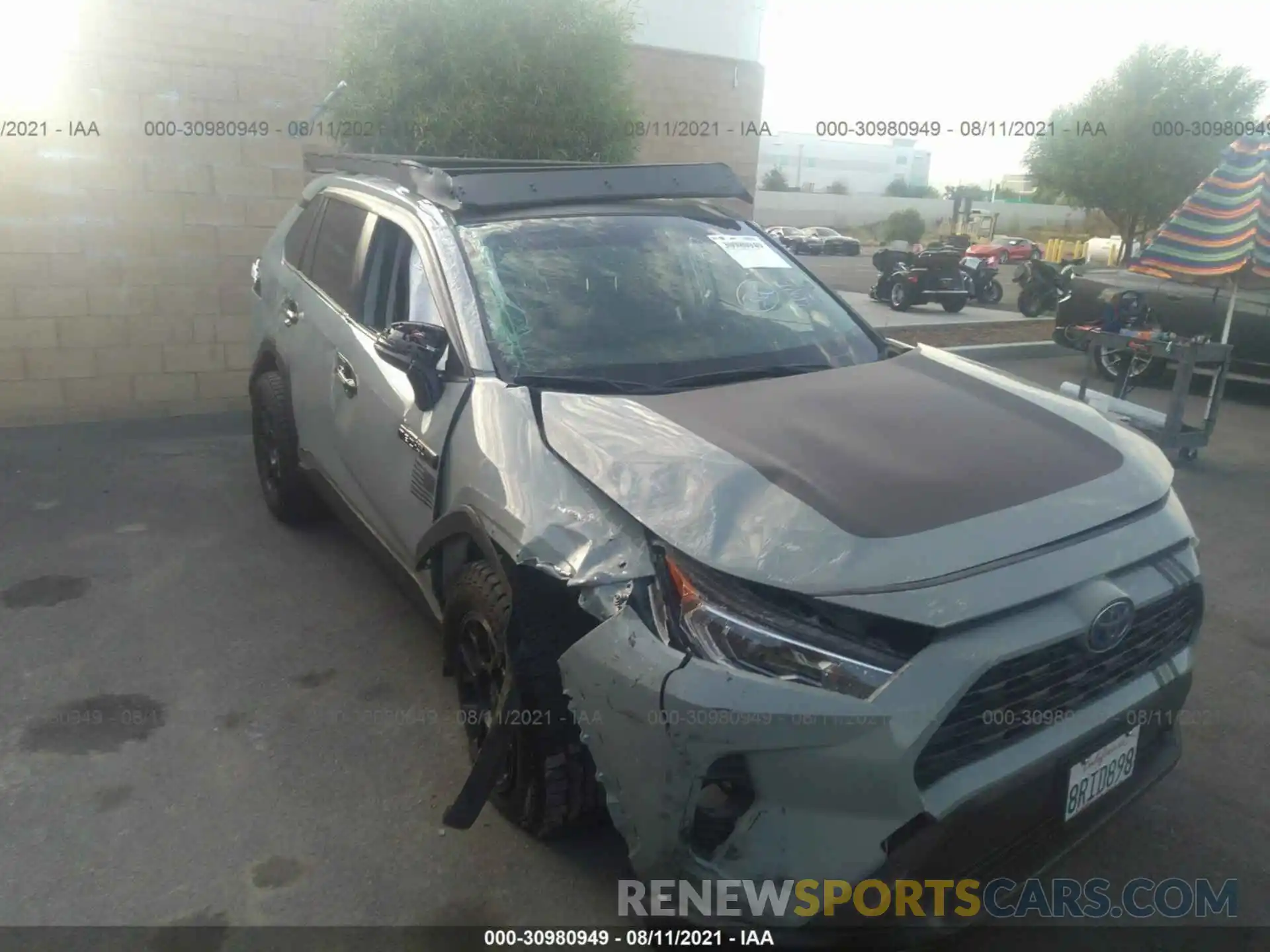 6 Photograph of a damaged car JTMRWRFV2LD065295 TOYOTA RAV4 2020