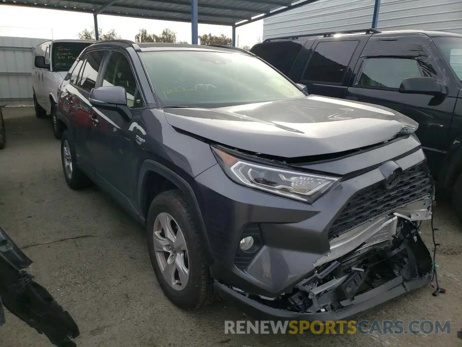 1 Photograph of a damaged car JTMRWRFV2LD067127 TOYOTA RAV4 2020