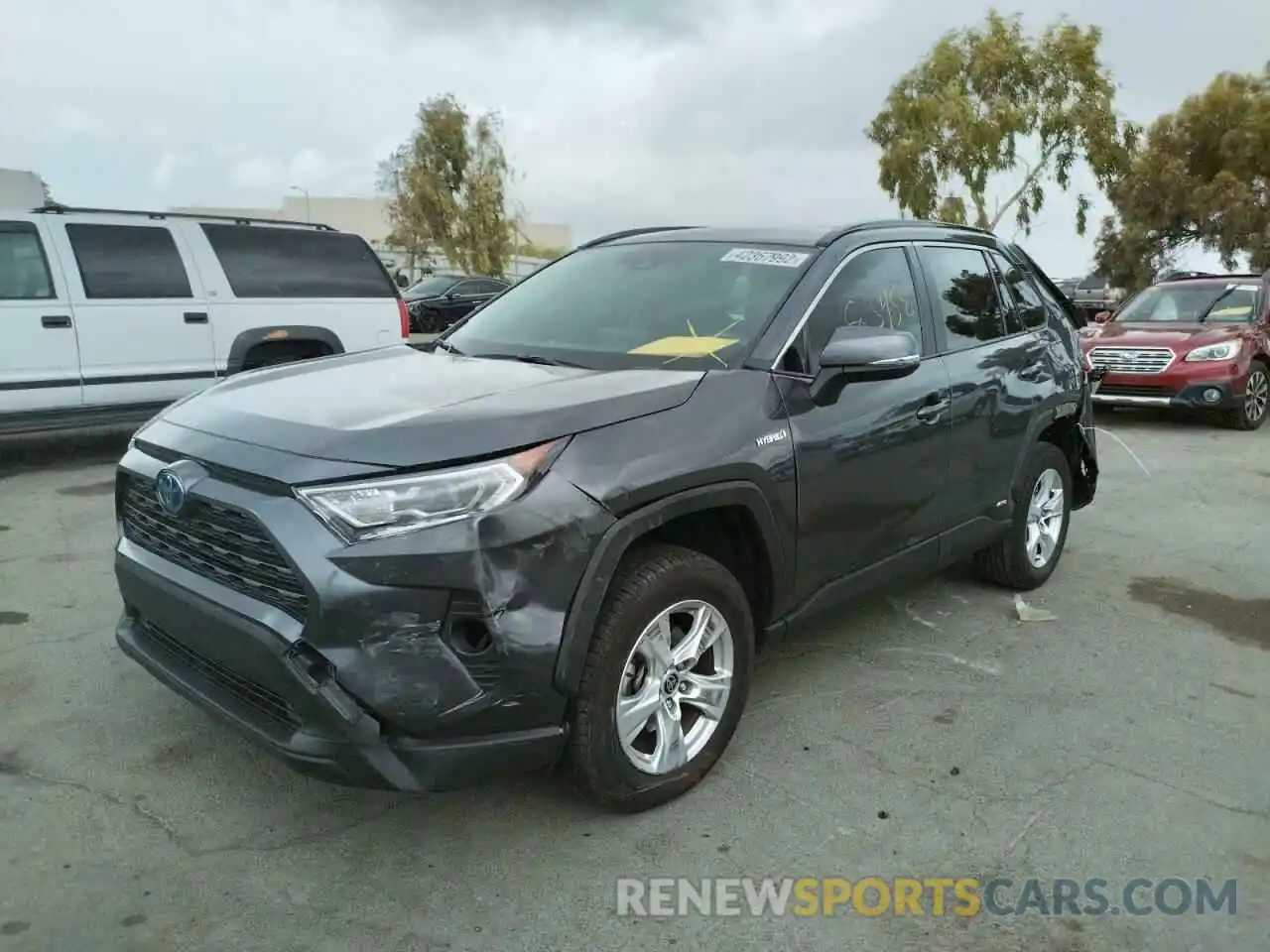 2 Photograph of a damaged car JTMRWRFV2LD068469 TOYOTA RAV4 2020