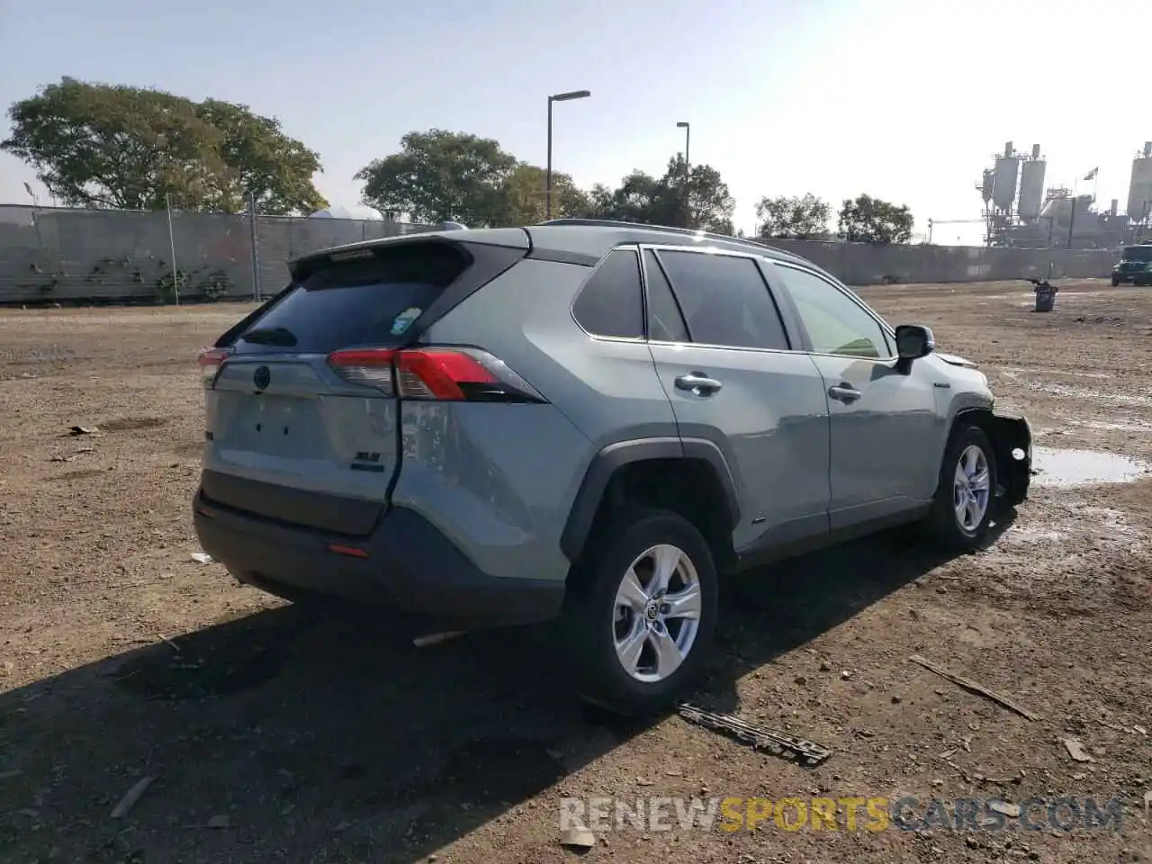 4 Photograph of a damaged car JTMRWRFV2LD069170 TOYOTA RAV4 2020