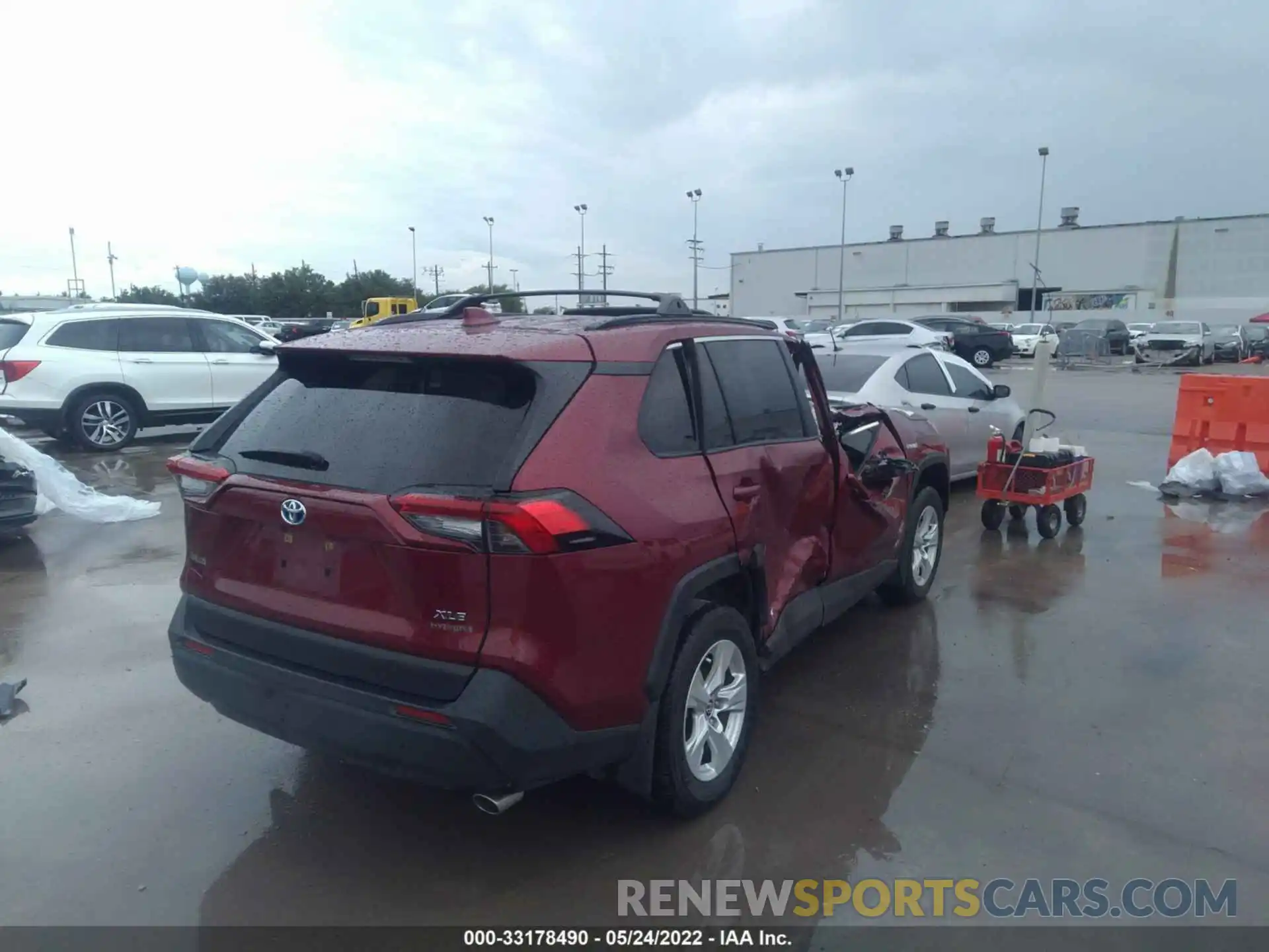 4 Photograph of a damaged car JTMRWRFV2LD070173 TOYOTA RAV4 2020