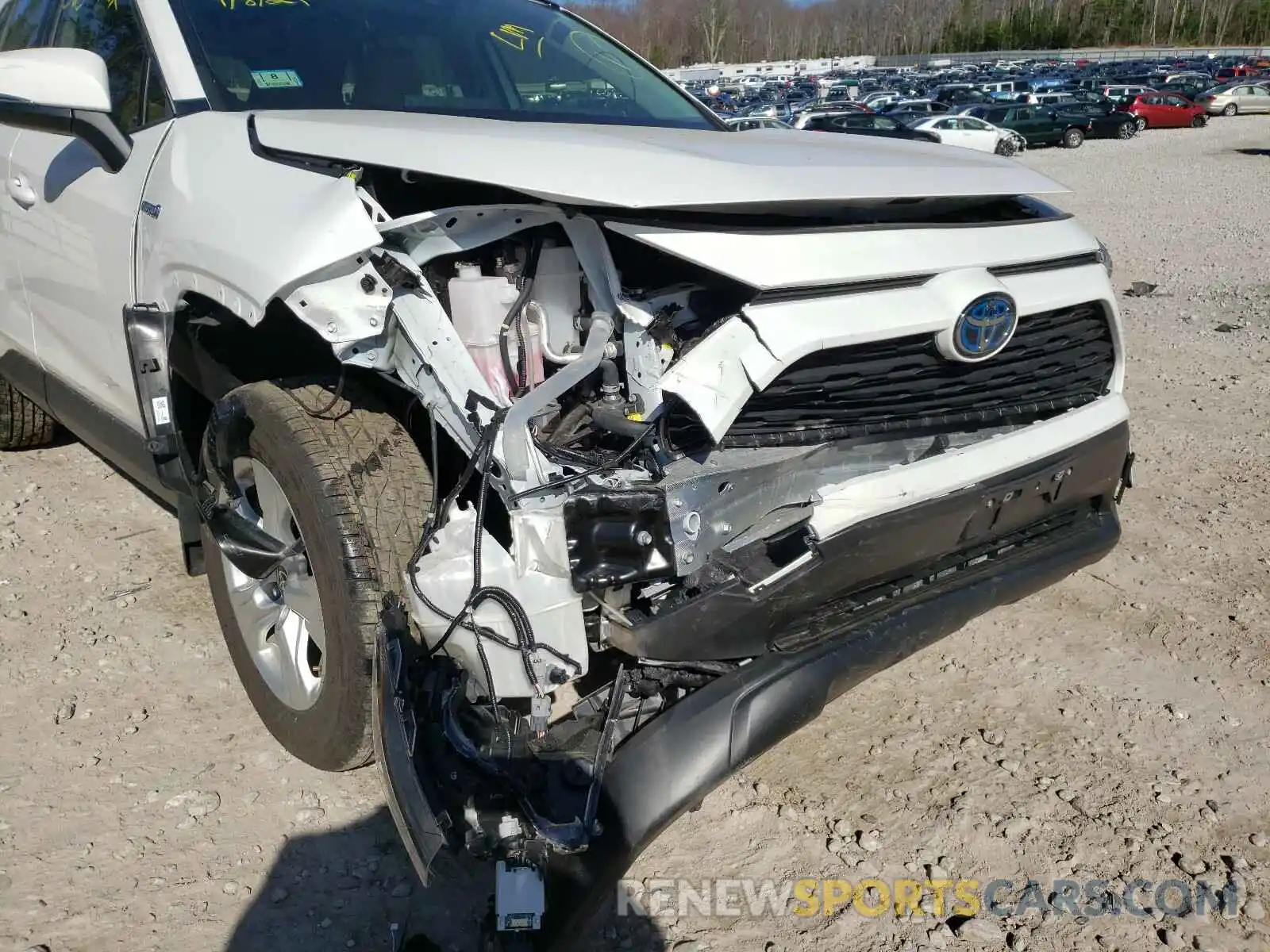 9 Photograph of a damaged car JTMRWRFV2LD071307 TOYOTA RAV4 2020