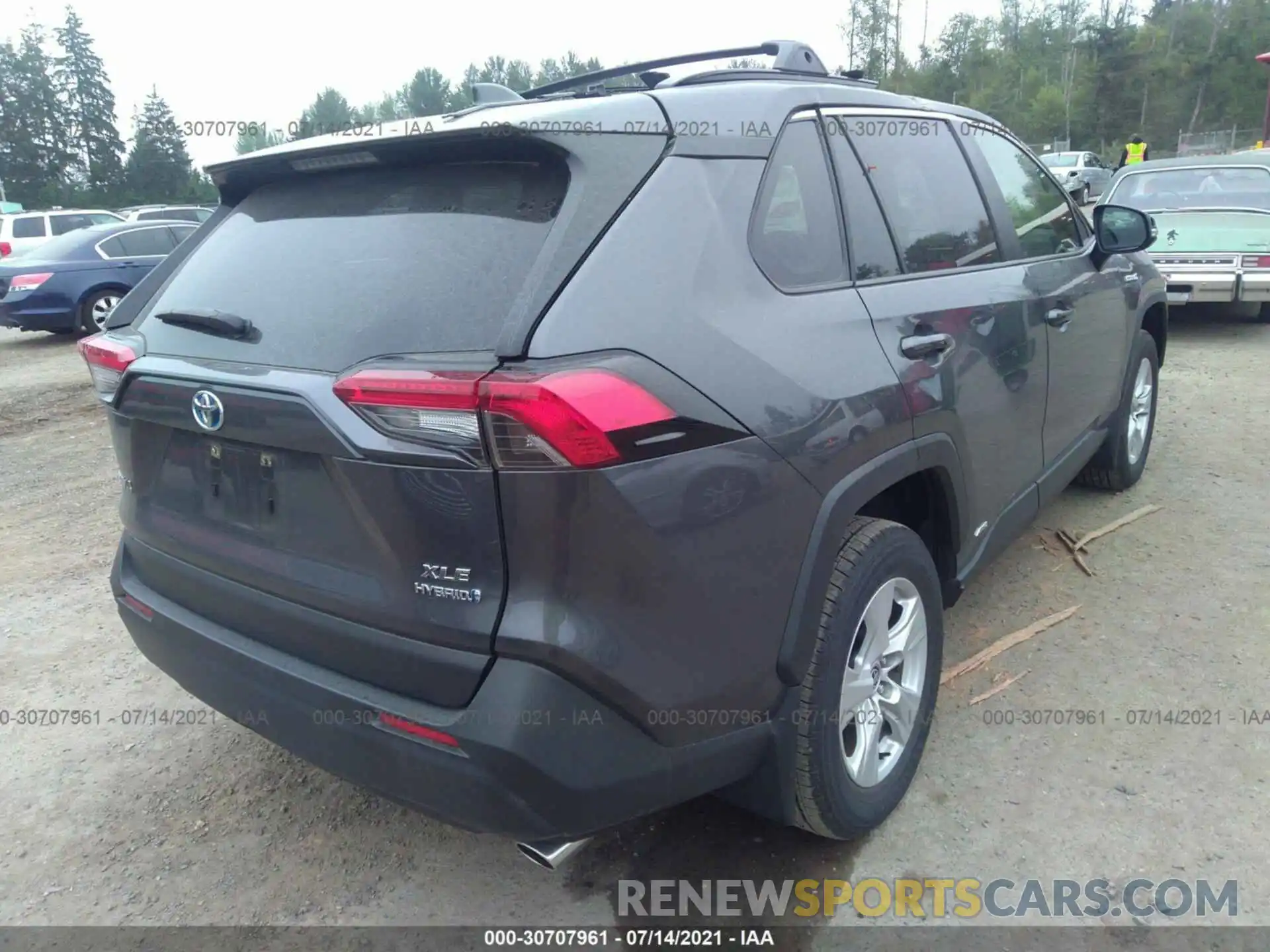 4 Photograph of a damaged car JTMRWRFV3LD047260 TOYOTA RAV4 2020