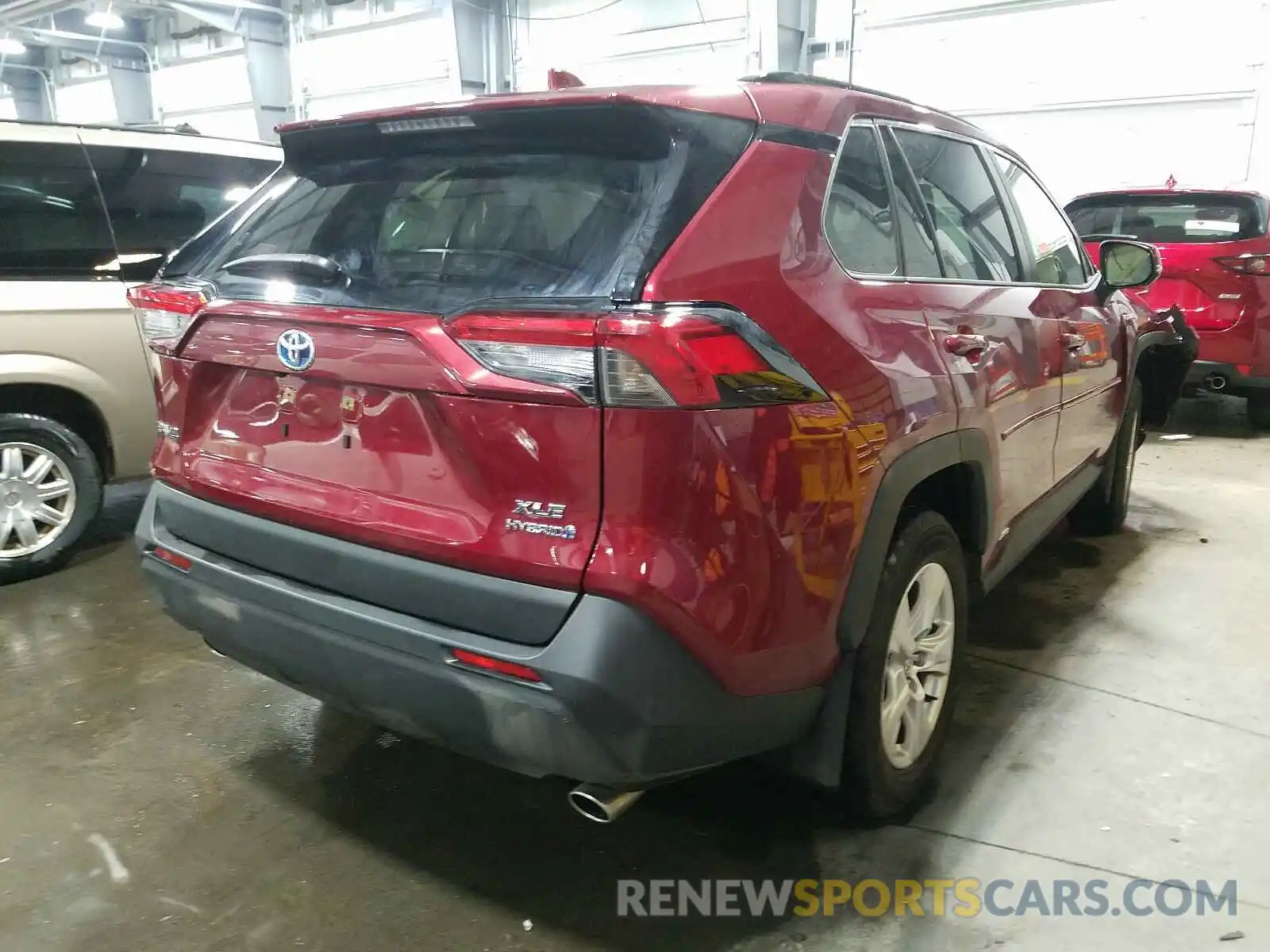 4 Photograph of a damaged car JTMRWRFV3LD067041 TOYOTA RAV4 2020