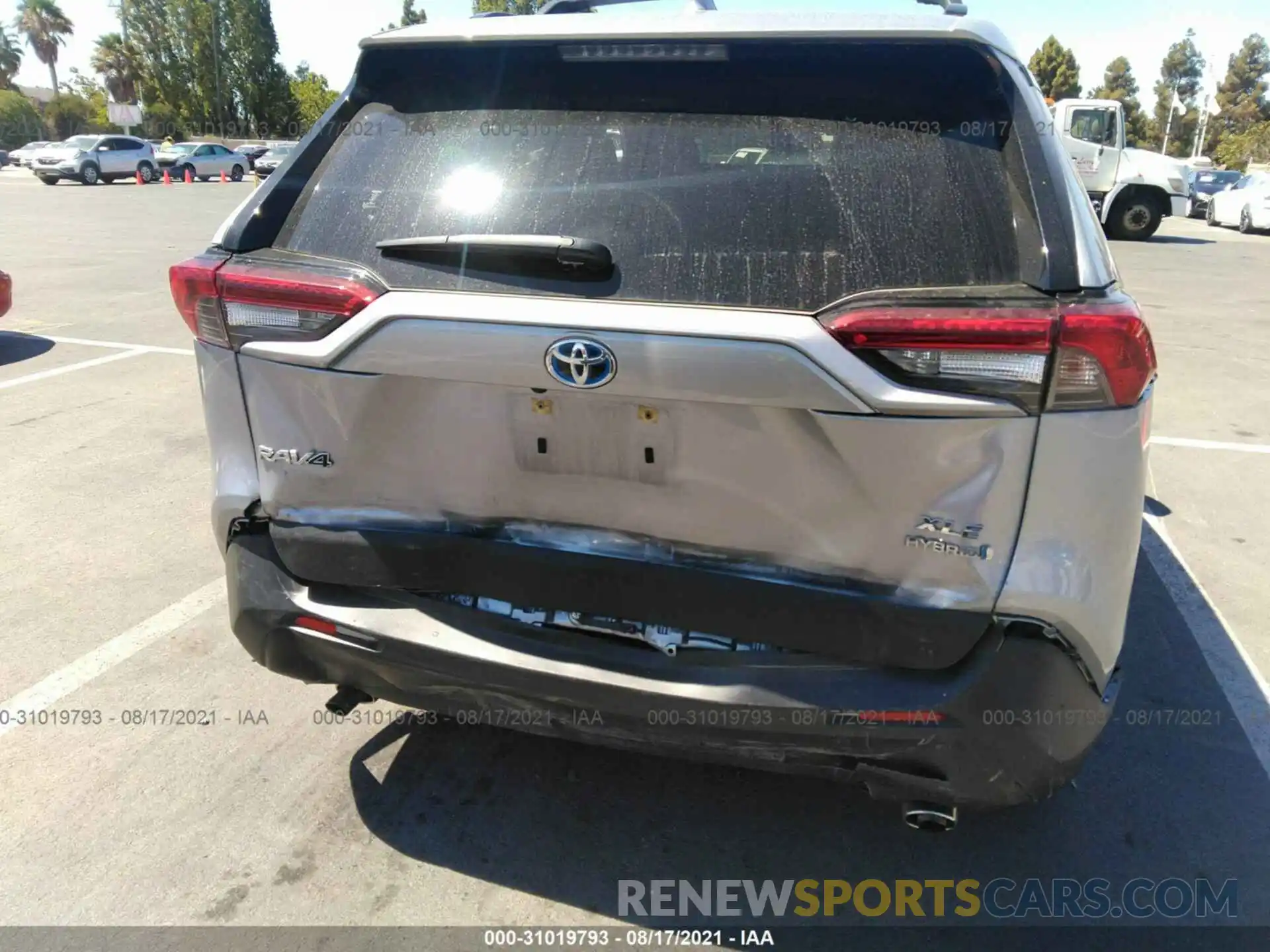 6 Photograph of a damaged car JTMRWRFV3LD068478 TOYOTA RAV4 2020