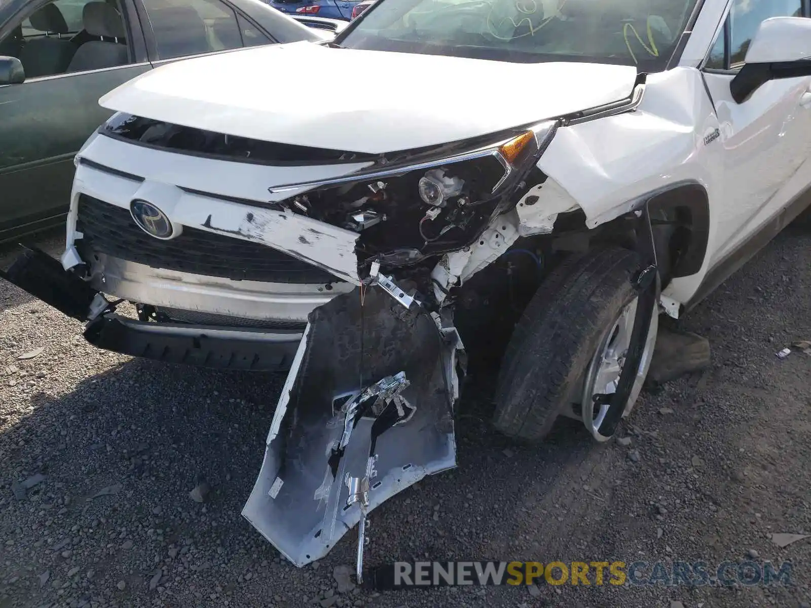 9 Photograph of a damaged car JTMRWRFV3LD070134 TOYOTA RAV4 2020