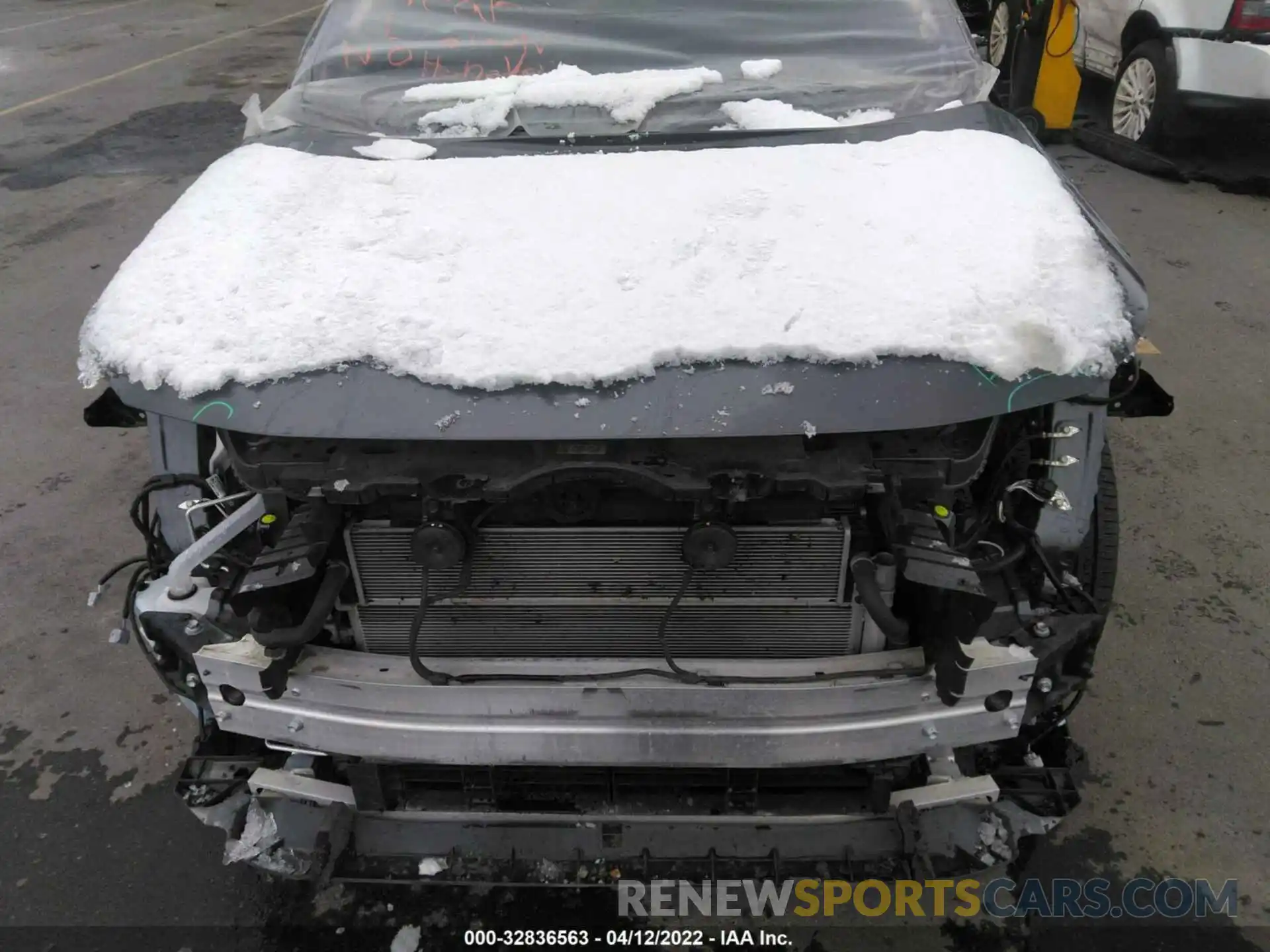 10 Photograph of a damaged car JTMRWRFV4LD053830 TOYOTA RAV4 2020